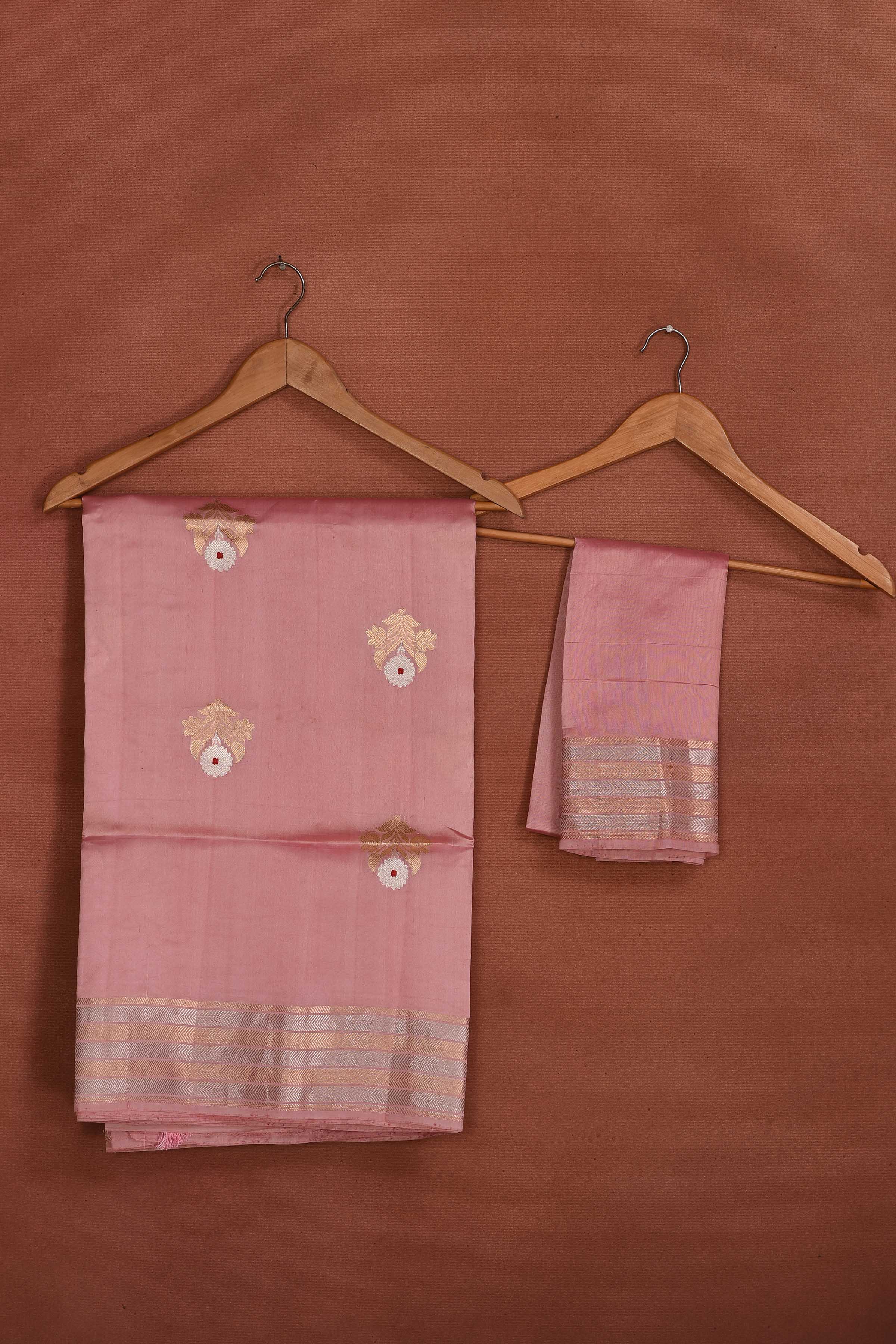 Buy stunning light pink Katan silk Banarasi saree online in USA with floral buta. Look your best on festive occasions in latest designer sarees, pure silk sarees, Kanchipuram silk sarees, handwoven sarees, tussar silk sarees, embroidered sarees from Pure Elegance Indian clothing store in USA.-blouse