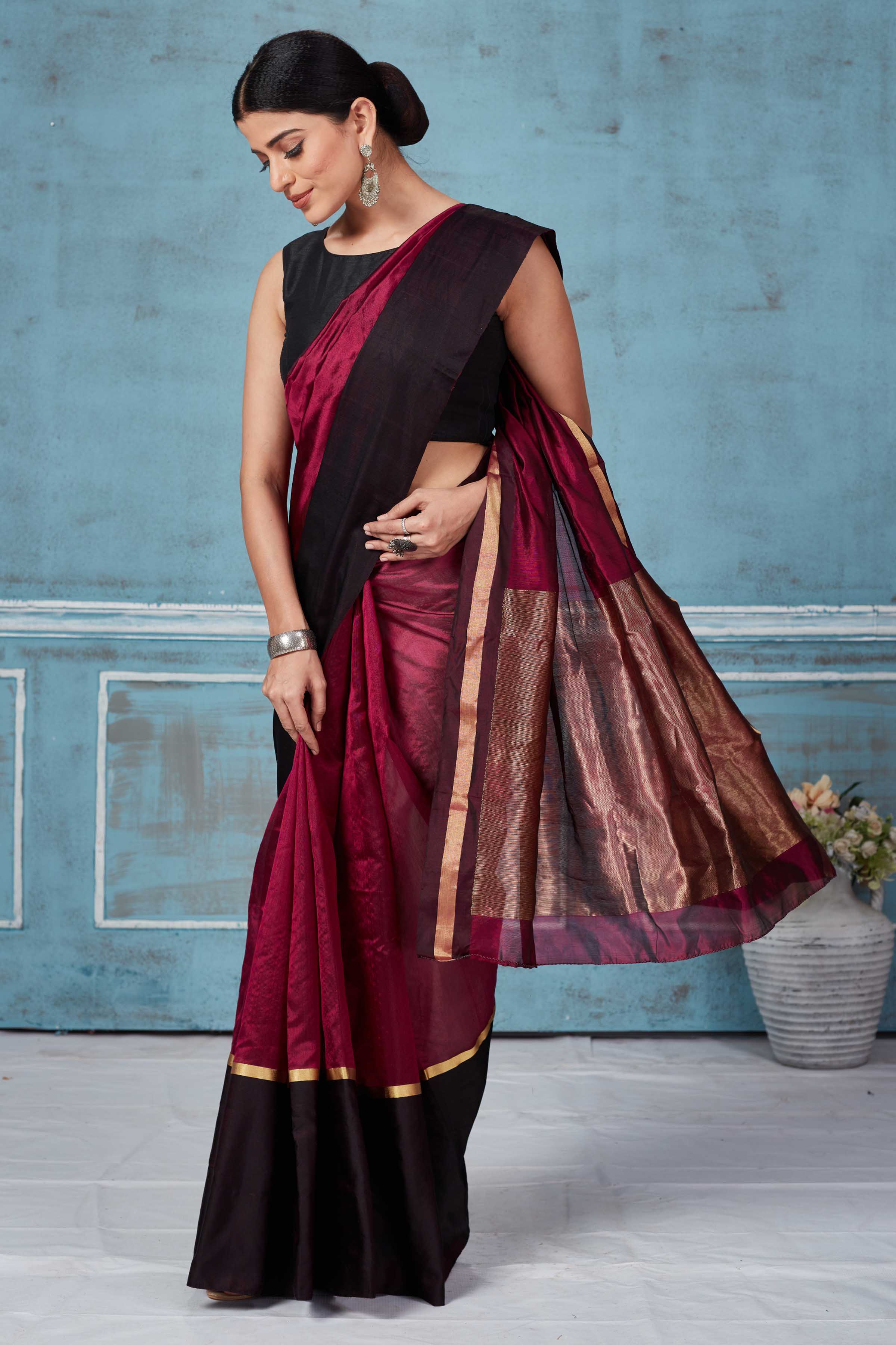 Buy magenta Pattu silk saree online in USA with black Mashru border. Look your best on festive occasions in latest designer saris, pure silk saris, Kanchipuram silk sarees, handwoven sarees, tussar silk sarees, embroidered sarees from Pure Elegance Indian fashion store in USA.-pallu