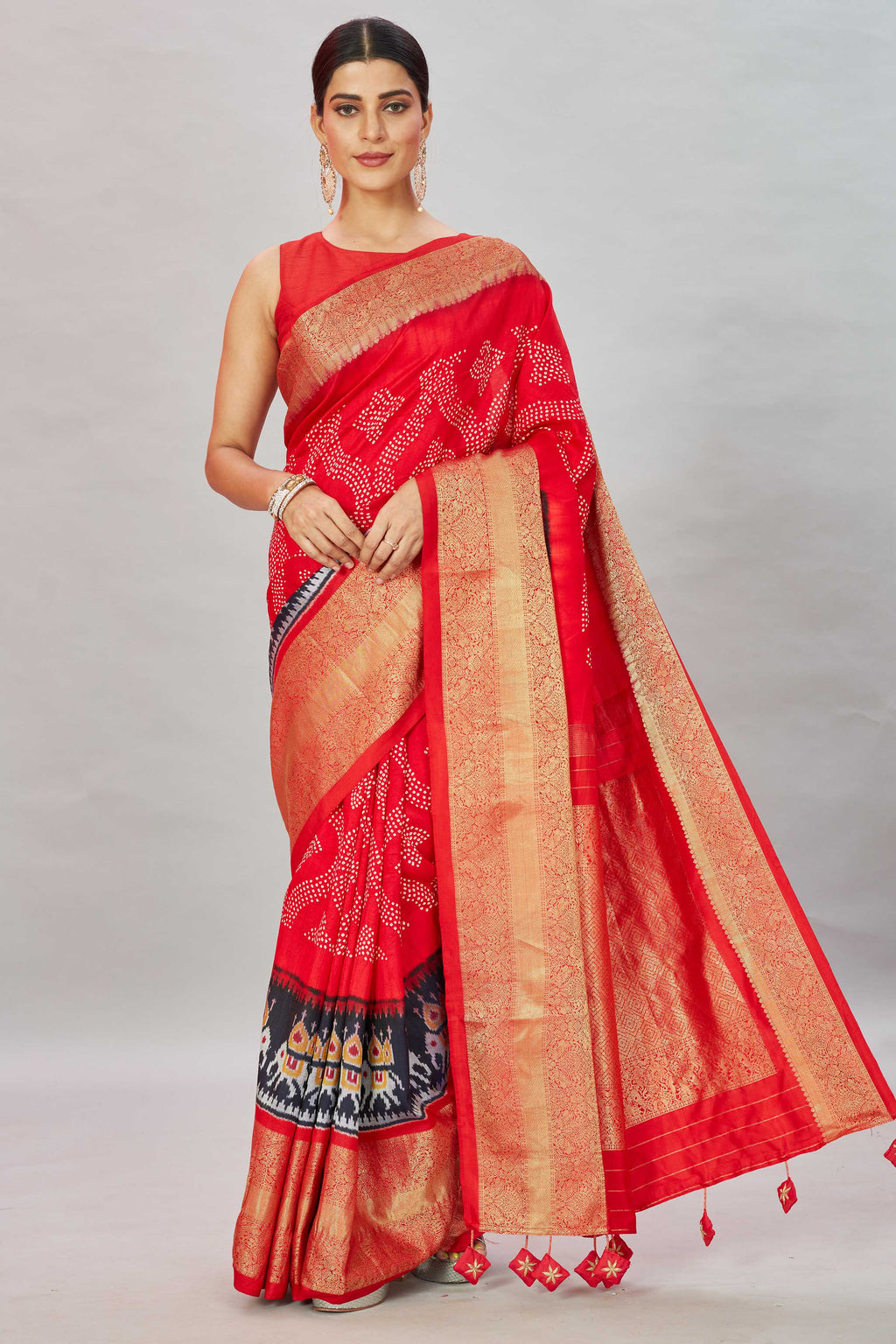 Buy red bandhej Kanjivaram silk saree online in USA with ikkat border. Look your best on festive occasions in latest designer sarees, pure silk sarees, Kanjivaram silk saris, handwoven saris, tussar silk sarees, embroidered saris from Pure Elegance Indian clothing store in USA.-full view