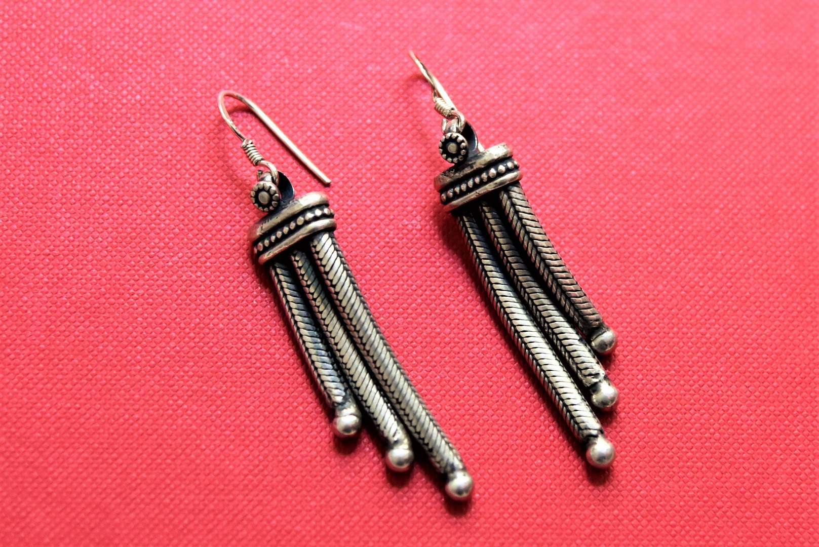 Shop Amrapali oxidized silver dangler earrings online in USA. Look beautiful in Indian jewelry, gold plated jewelry , silver jewelry, gold plated earrings, wedding jewellery from Pure Elegance Indian fashion store in USA.-full view