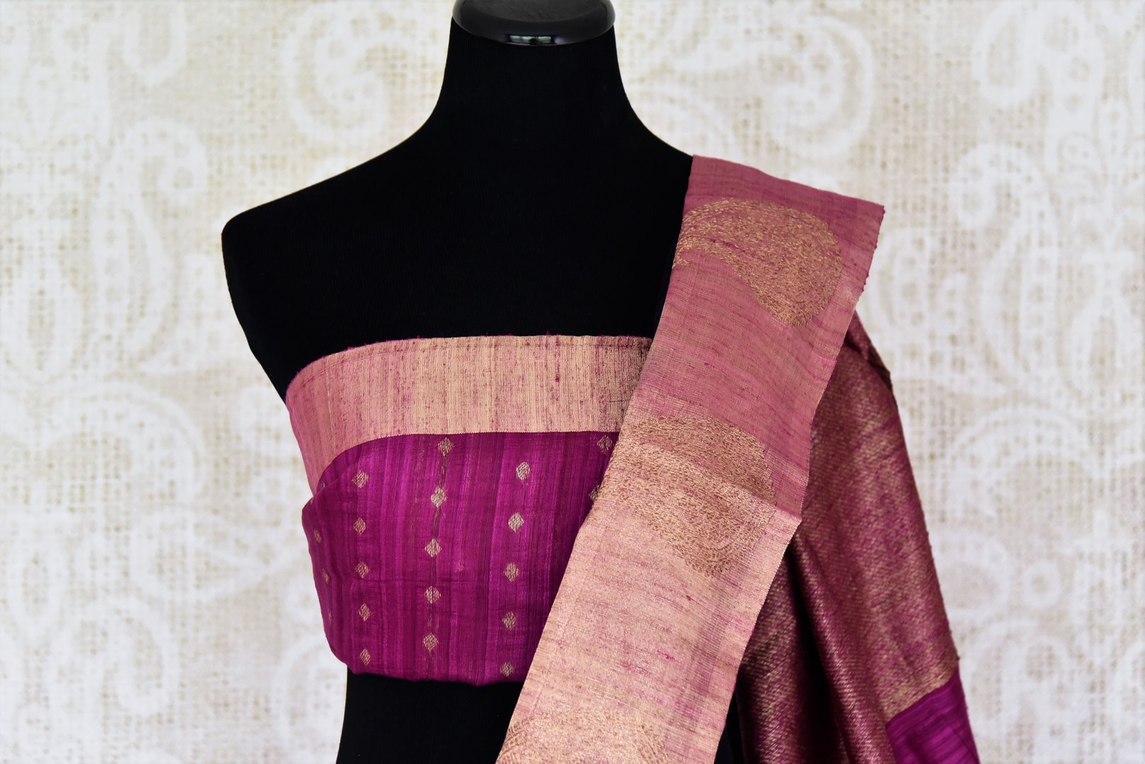 Buy classic black tussar Banarasi saree online in USA with pink zari border and buta. Make an elegant ethnic fashion statement at parties, weddings and special occasions with a splendid collection of Indian designer silk sarees, Banarasi sarees, handwoven sarees from Pure Elegance Indian clothing store in USA or shop online.-blouse pallu