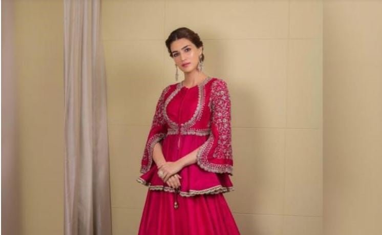 What to wear to a winter Indian wedding: Best Indian Ethnic Outfits for attending a winter wedding 2019