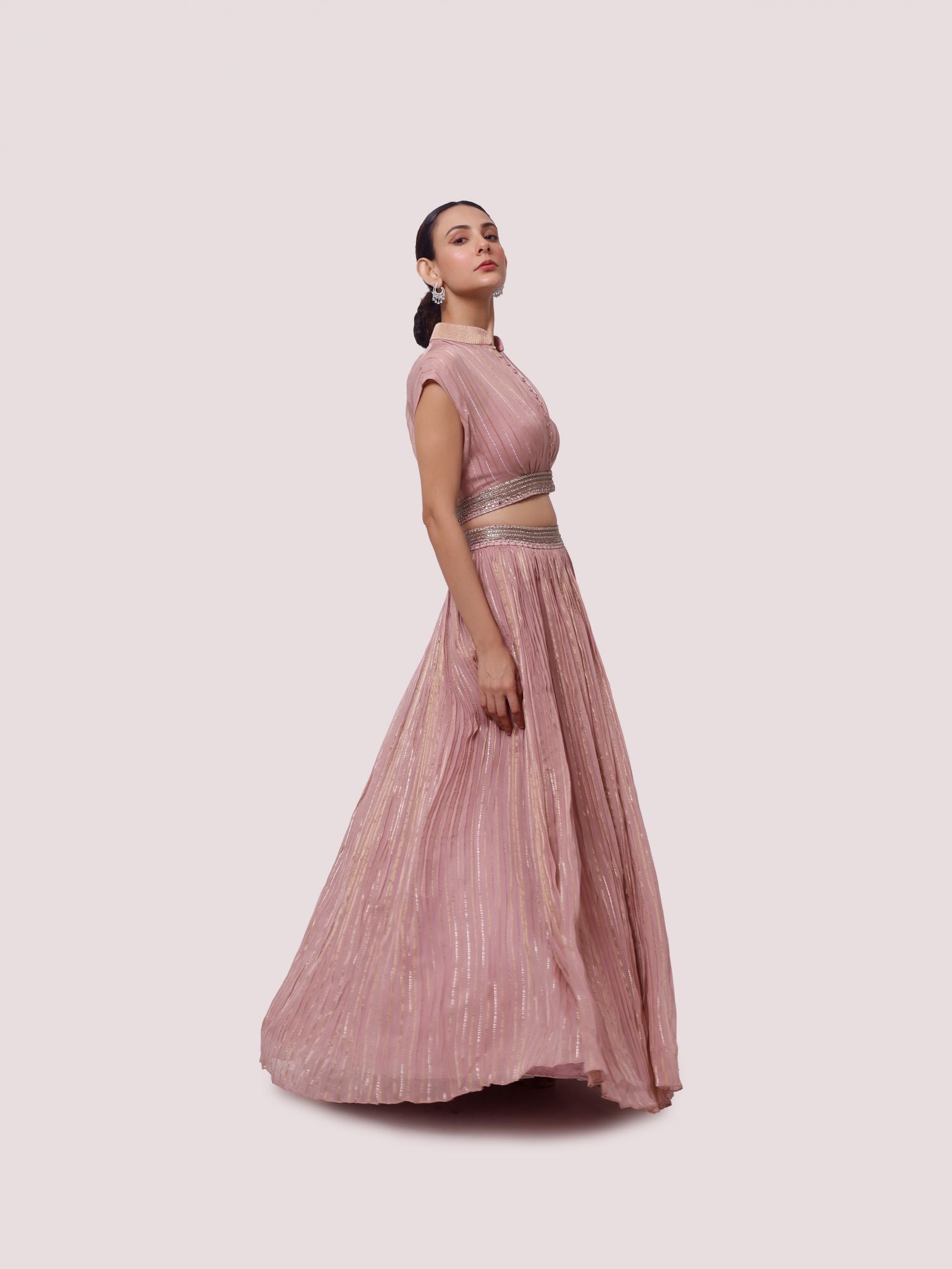 Shop dusty pink embroidered organza skirt set online in USA. Dazzle on weddings and special occasions with exquisite designer lehengas, Anarkali suit, sharara suit, Indowestern outfits, bridal lehengas from Pure Elegance Indian clothing store in the USA. -side