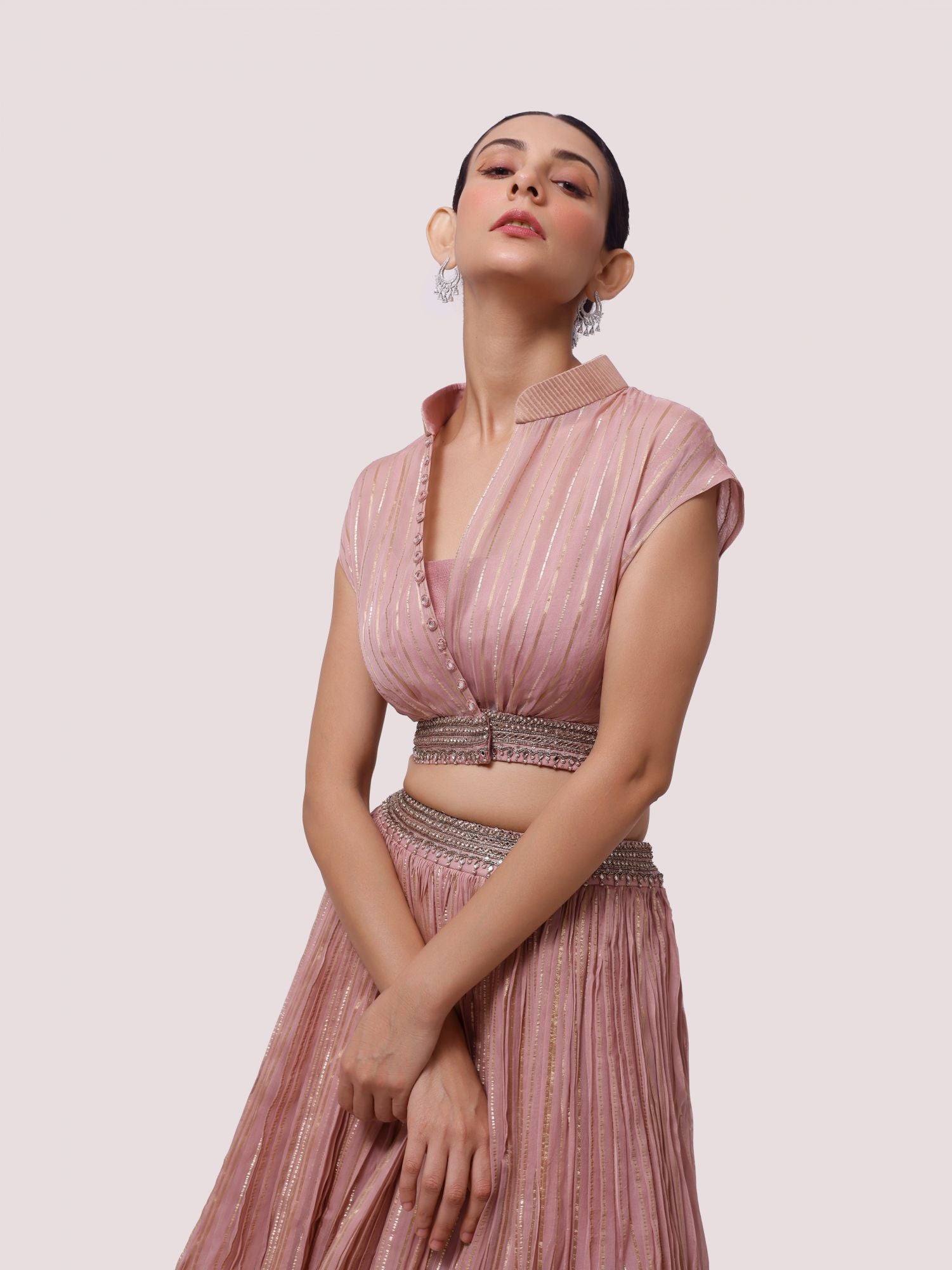 Shop dusty pink embroidered organza skirt set online in USA. Dazzle on weddings and special occasions with exquisite designer lehengas, Anarkali suit, sharara suit, Indowestern outfits, bridal lehengas from Pure Elegance Indian clothing store in the USA. -closeup