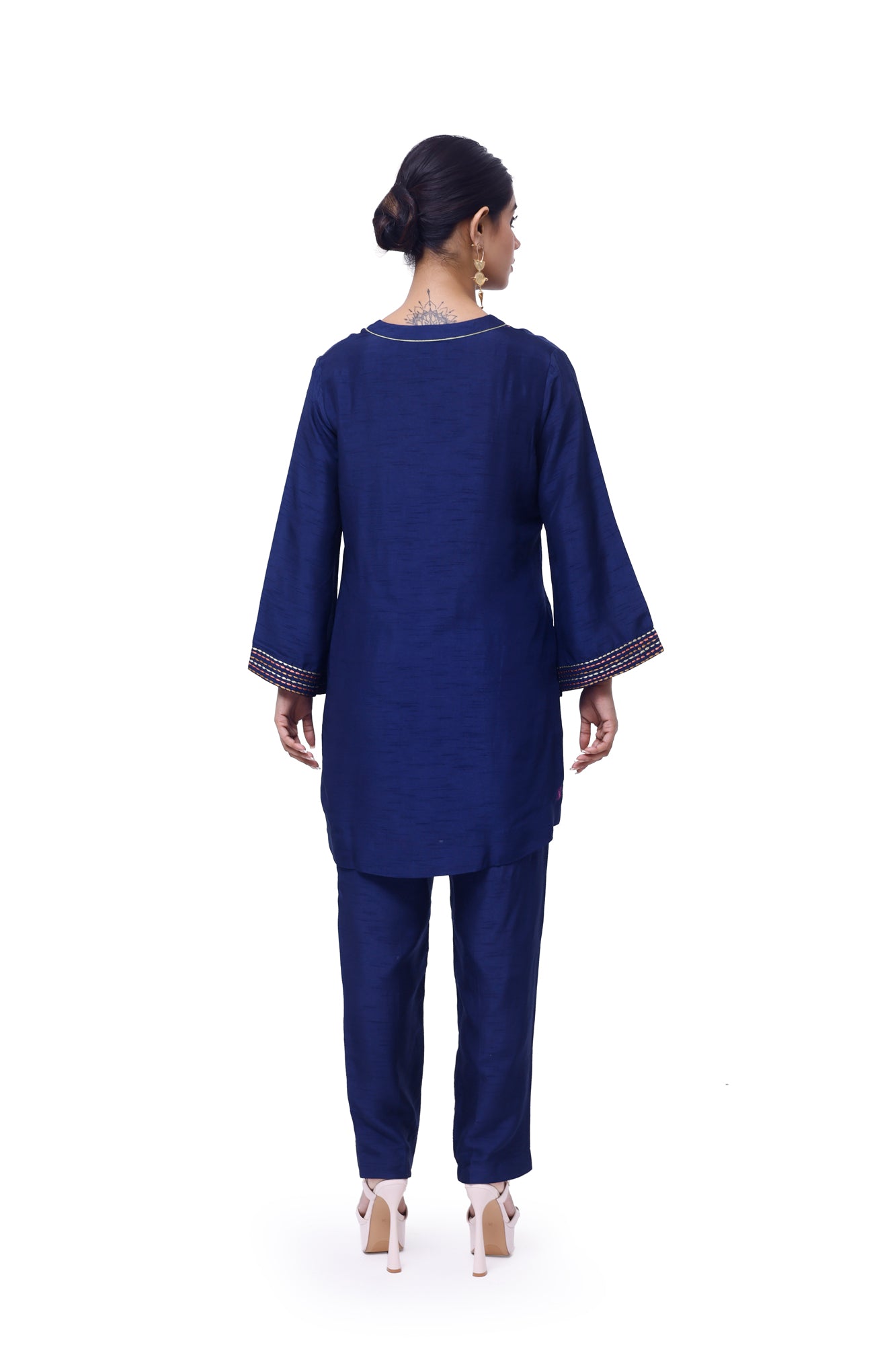 Shop elegant navy blue Mysore silk pant set online in USA. Shop the best and latest designs in embroidered sarees, designer sarees, Anarkali suit, lehengas, sharara suits for weddings and special occasions from Pure Elegance Indian fashion store in USA.-back