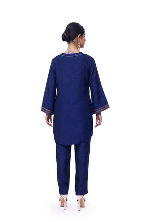 Shop elegant navy blue Mysore silk pant set online in USA. Shop the best and latest designs in embroidered sarees, designer sarees, Anarkali suit, lehengas, sharara suits for weddings and special occasions from Pure Elegance Indian fashion store in USA.-back