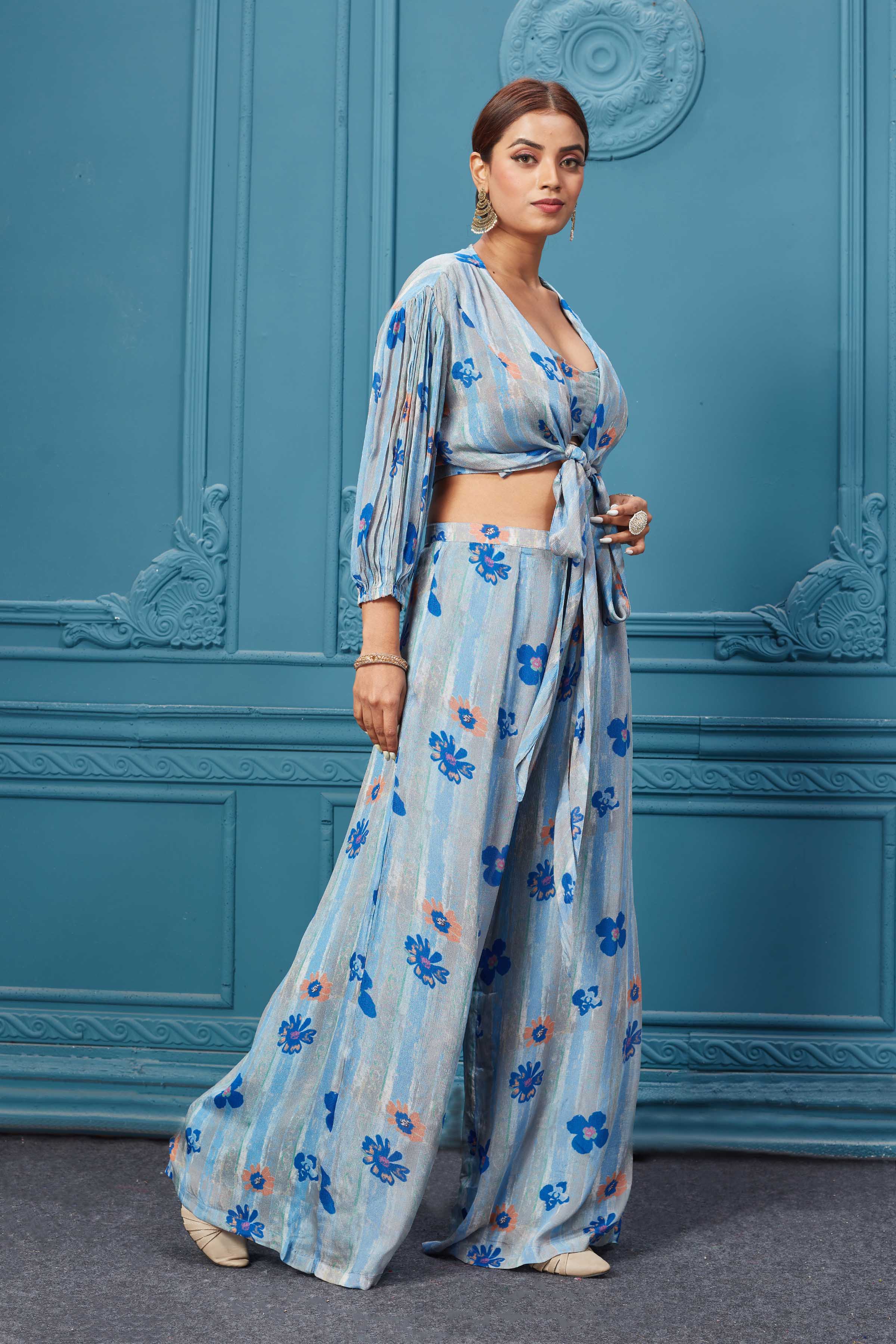 Buy this Gorgeous sky blue suit set with floral embroidery all over. Featuring a beautiful three-piece suit set. Shop Indian wear online at Pure Elegance or visit our store in the USA.