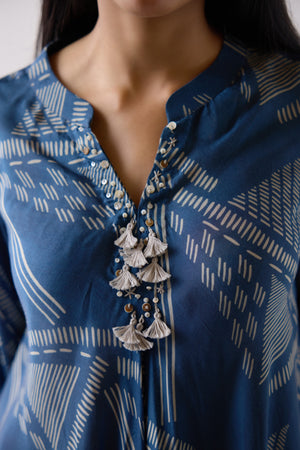 Shop stunning blue floral muslin co-ord set online in USA. Shop the best and latest designs in embroidered sarees, designer sarees, Anarkali suit, lehengas, sharara suits for weddings and special occasions from Pure Elegance Indian fashion store in USA.-closeup