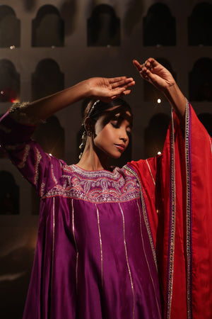 Buy purple chanderi embroidered suit online in USA with red dupatta. Shop the best and latest designs in embroidered sarees, designer sarees, Anarkali suit, lehengas, sharara suits for weddings and special occasions from Pure Elegance Indian fashion store in USA.-closeup