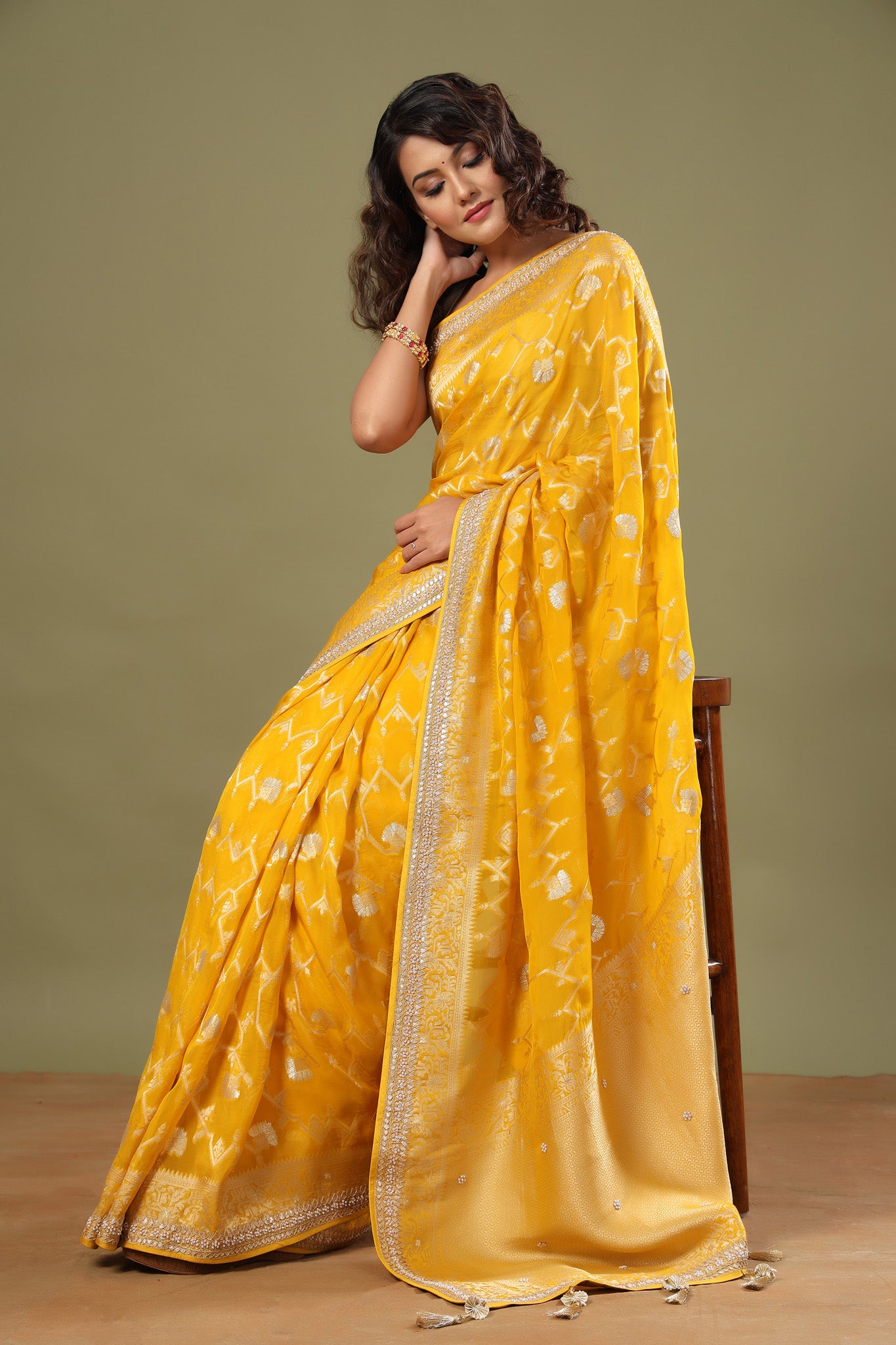 Buy yellow Banarasi saree online in USA with embroidered border. Make a fashion statement at weddings with stunning designer sarees, embroidered sarees with blouse, wedding sarees, handloom sarees from Pure Elegance Indian fashion store in USA.-pallu