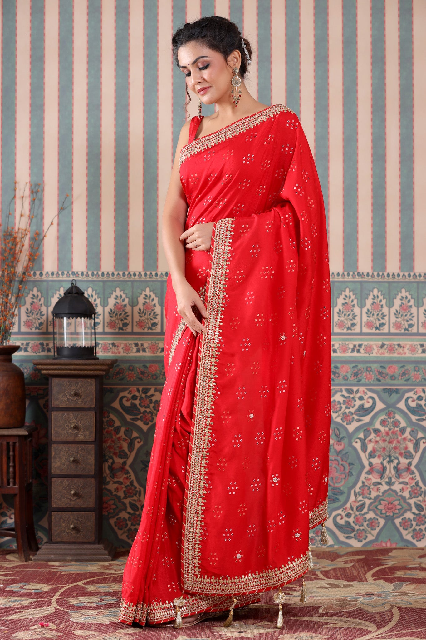 Buy stunning bright red embroidered georgette saree online in USA. Make a fashion statement at weddings with stunning designer sarees, embroidered sarees with blouse, wedding sarees, handloom sarees from Pure Elegance Indian fashion store in USA.-pallu