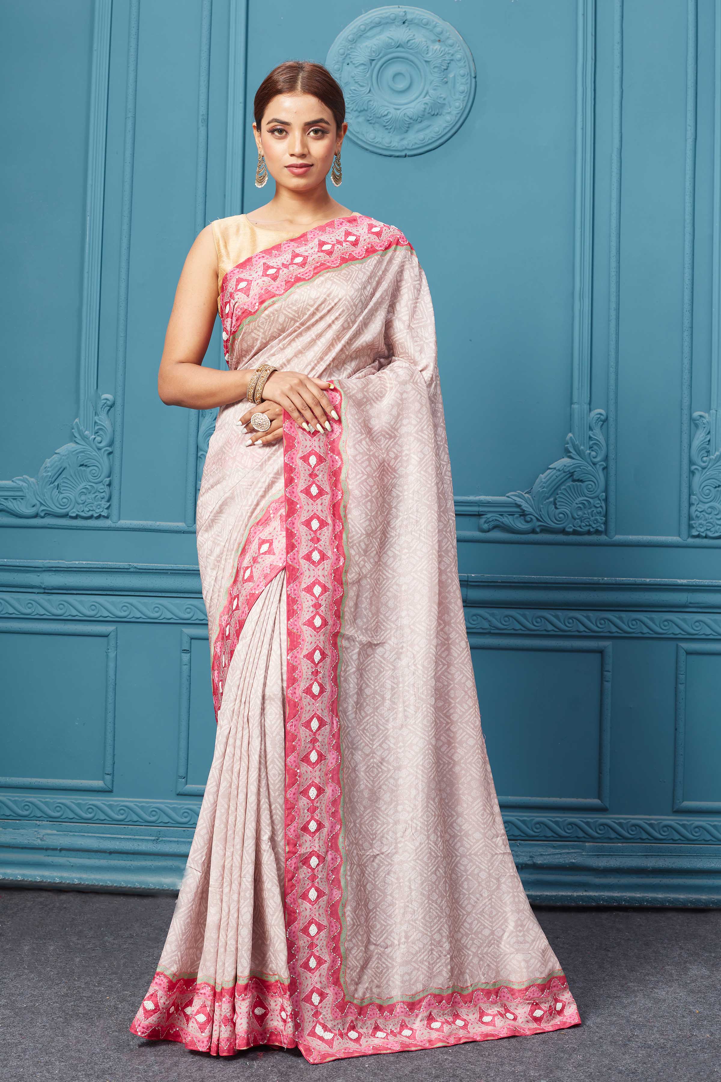 Buy Sailesh Singhania Gold Pure Mulberry Silk Handwoven Saree Online | Aza  Fashions