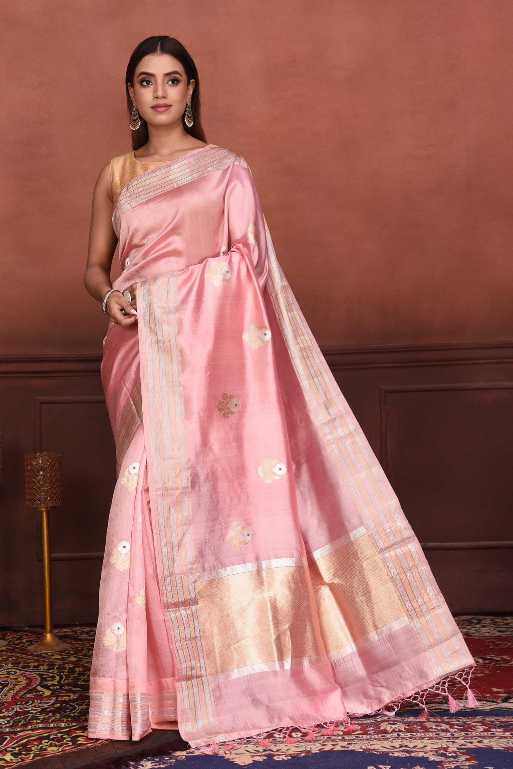 Buy stunning light pink Katan silk Banarasi saree online in USA with floral buta. Look your best on festive occasions in latest designer sarees, pure silk sarees, Kanchipuram silk sarees, handwoven sarees, tussar silk sarees, embroidered sarees from Pure Elegance Indian clothing store in USA.-full view