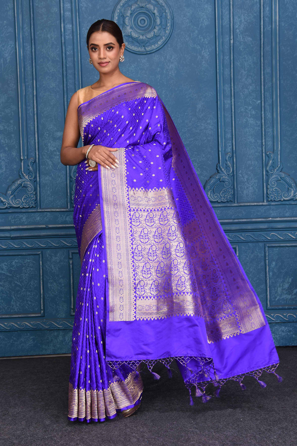 Shop blue Tanchoi silk Banarasi sari online in USA with zari border. Look your best on festive occasions in latest designer sarees, pure silk saris, Kanchipuram silk sarees, handwoven sarees, tussar silk sarees, embroidered saris from Pure Elegance Indian clothing store in USA.-full view