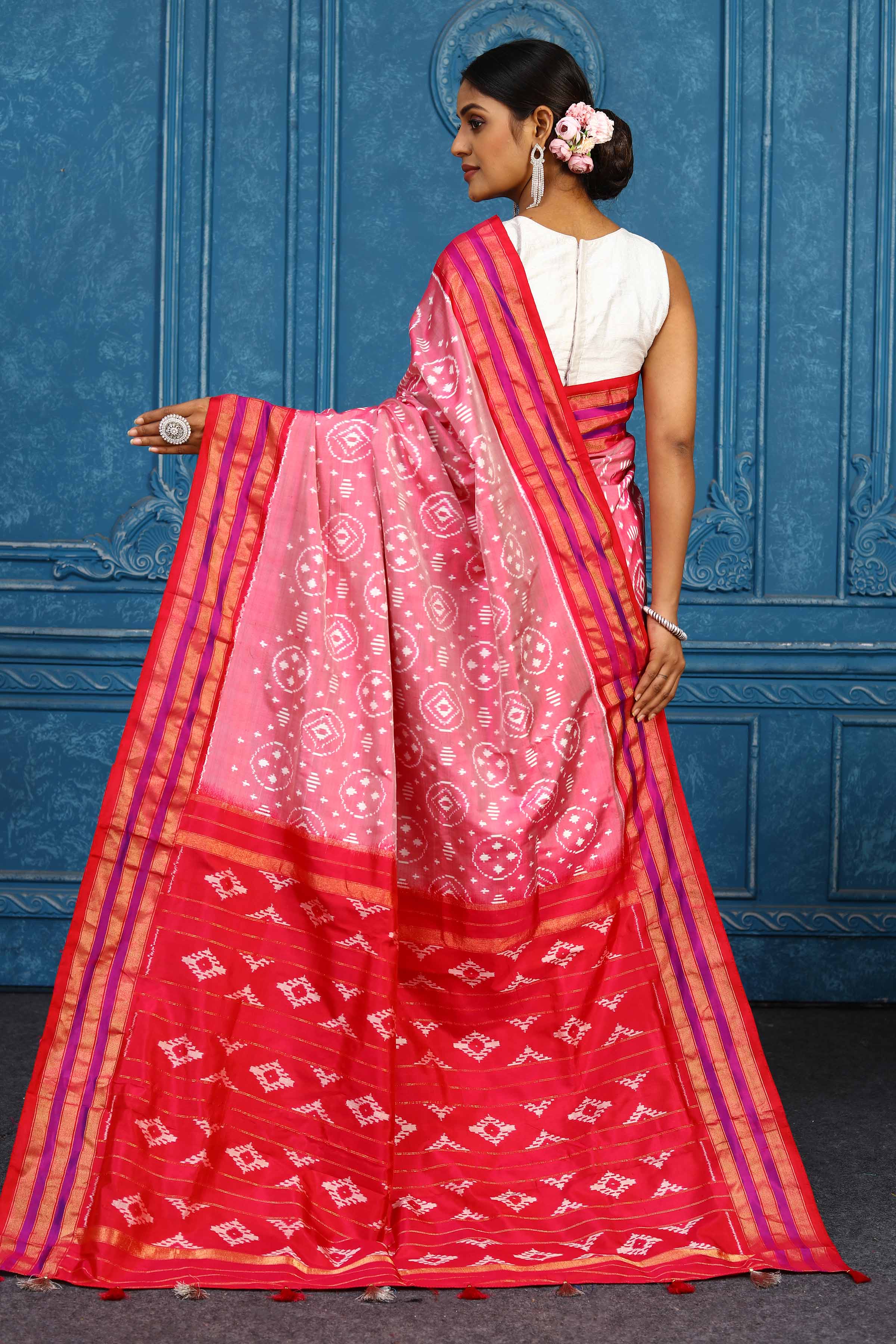 Buy pink pochampally silk ikkat saree online in USA with red border. Look your best on festive occasions in latest designer sarees, pure silk sarees, Kanchipuram sarees, handwoven sarees, tussar silk sarees, embroidered sarees from Pure Elegance Indian clothing store in USA.-back