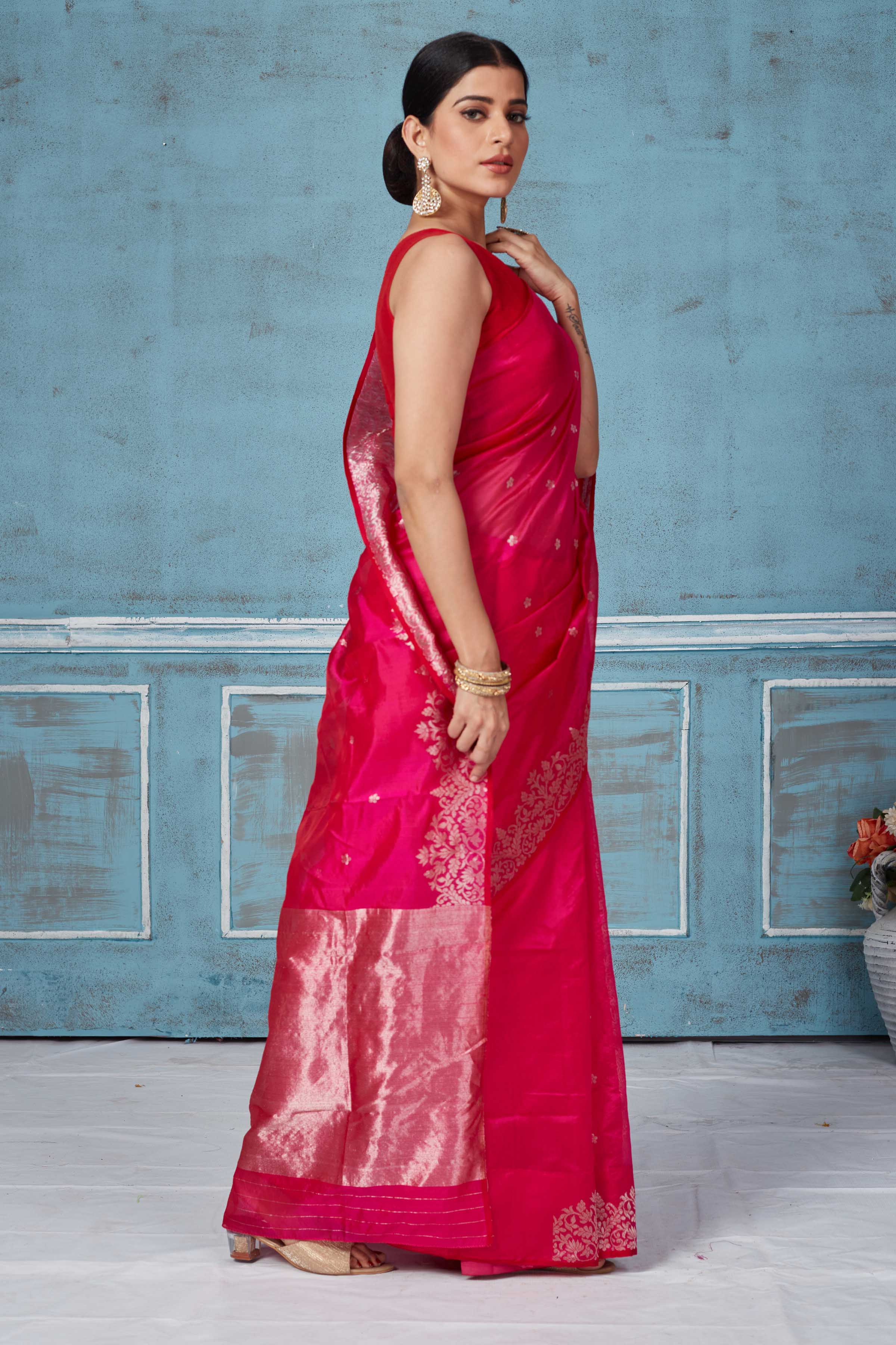 Buy pink Pattu silk saree online in USA with hand woven border. Look your best on festive occasions in latest designer saris, pure silk saris, Kanchipuram silk sarees, handwoven sarees, tussar silk sarees, embroidered sarees from Pure Elegance Indian fashion store in USA.-side