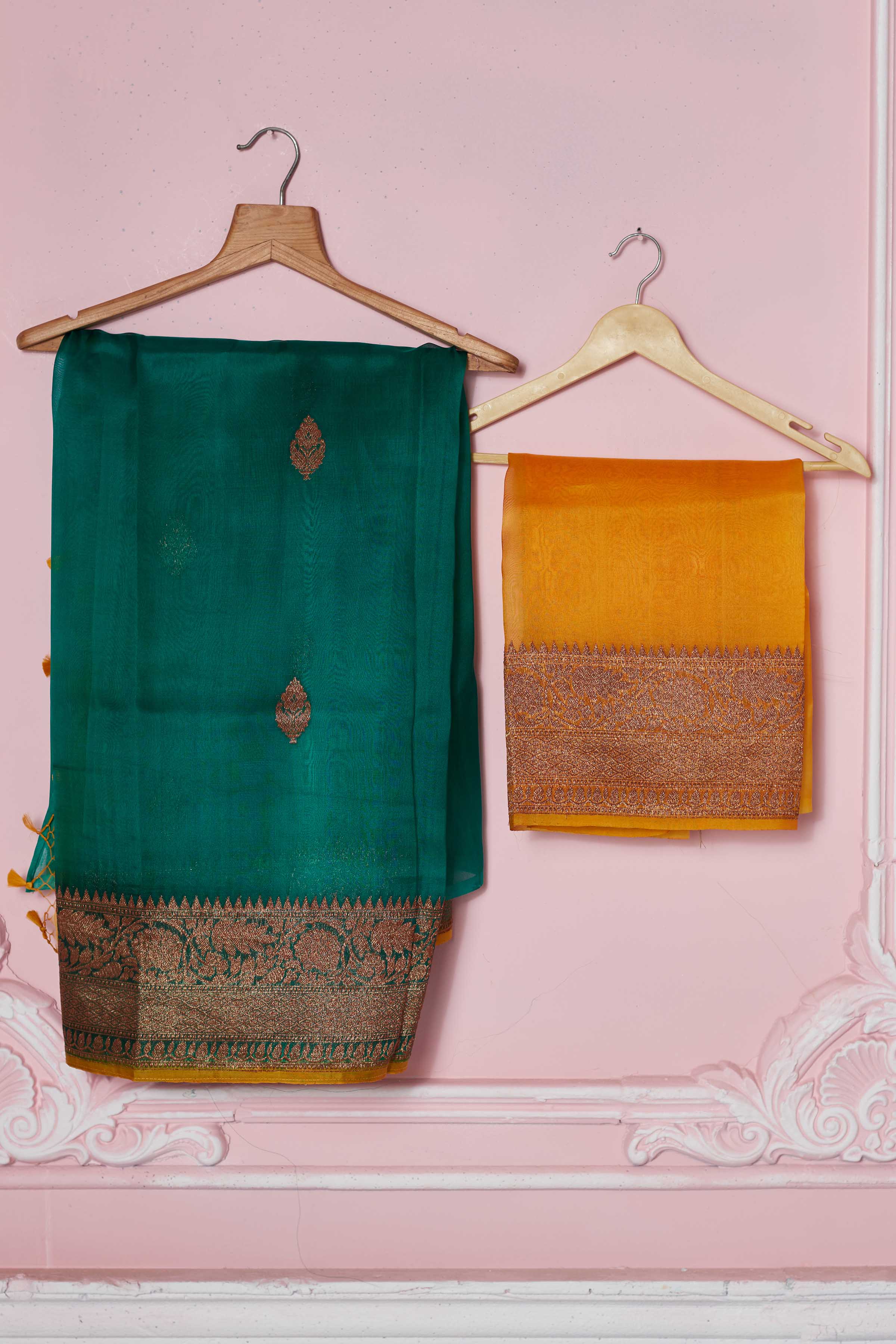 Buy green Banarasi saree online in USA with antique zari border. Look your best on festive occasions in latest designer sarees, pure silk saris, Kanchipuram silk sarees, handwoven sarees, tussar silk saris, embroidered sarees from Pure Elegance Indian fashion store in USA.-blouse