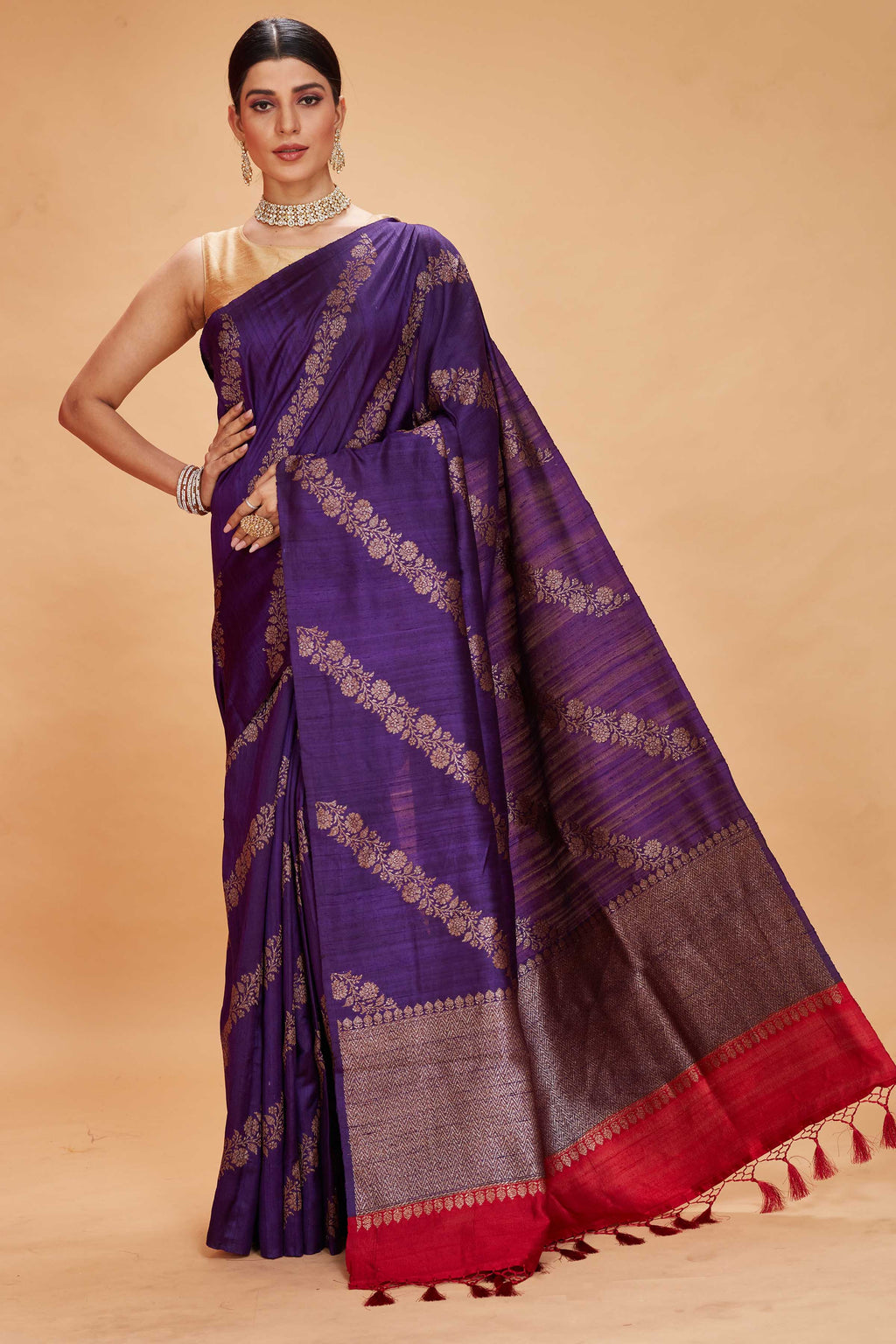 Buy purple tussar Banarasi sari online in USA with antique zari red pallu. Look your best on festive occasions in latest designer saris, pure silk sarees, Kanjivaram silk sarees, handwoven saris, tussar silk sarees, embroidered sarees from Pure Elegance Indian clothing store in USA.-full view