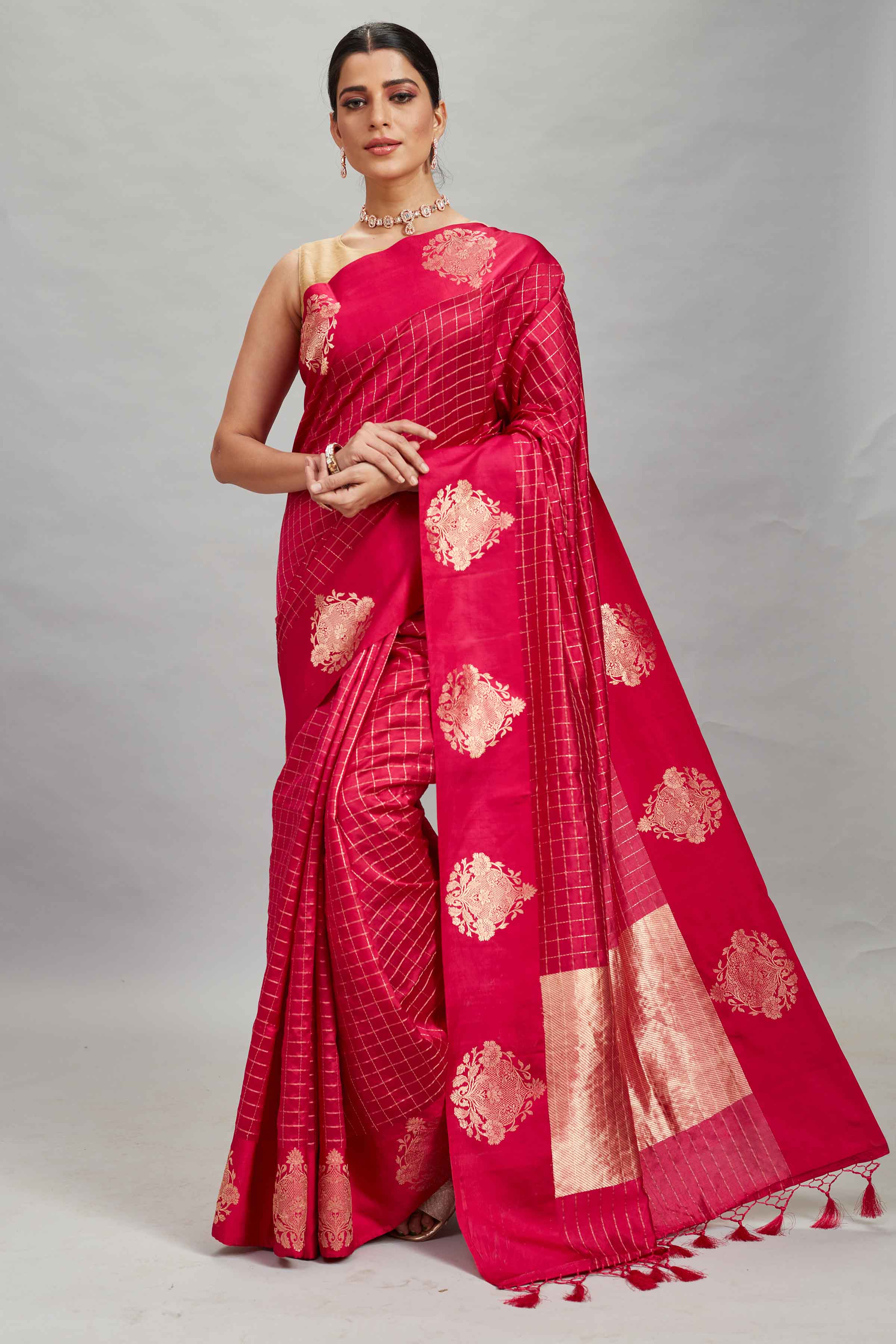 Sariさま確認ページ Shop Red Check Silk Banarasi Sari Online in USA With Zari Motifs