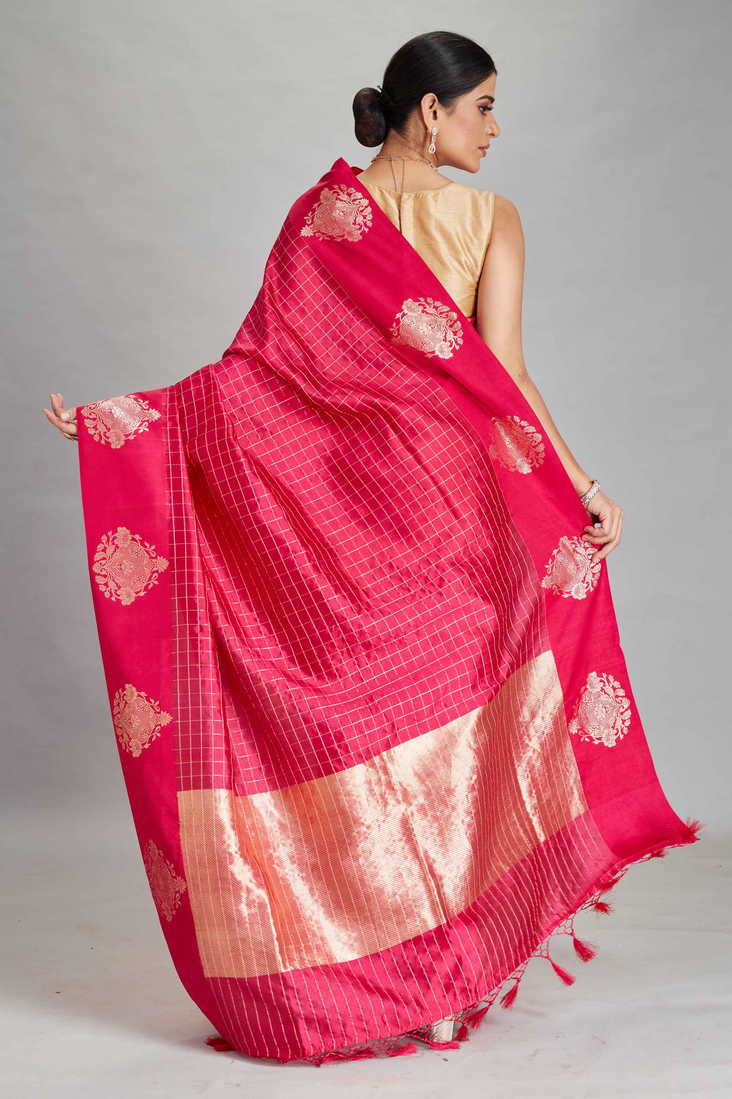 Shop red check silk Banarasi saree online in USA with zari motifs border. Look your best on festive occasions in latest designer sarees, pure silk sarees, Kanjivaram silk saris, handwoven saris, tussar silk sarees, embroidered saris from Pure Elegance Indian clothing store in USA.-back
