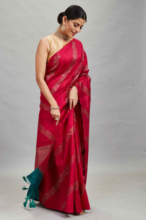 Buy dark pink muga Banarasi saree online in USA with zari creeper. Look your best on festive occasions in latest designer sarees, pure silk sarees, Kanjivaram silk saris, handwoven saris, tussar silk sarees, embroidered saris from Pure Elegance Indian clothing store in USA.-side