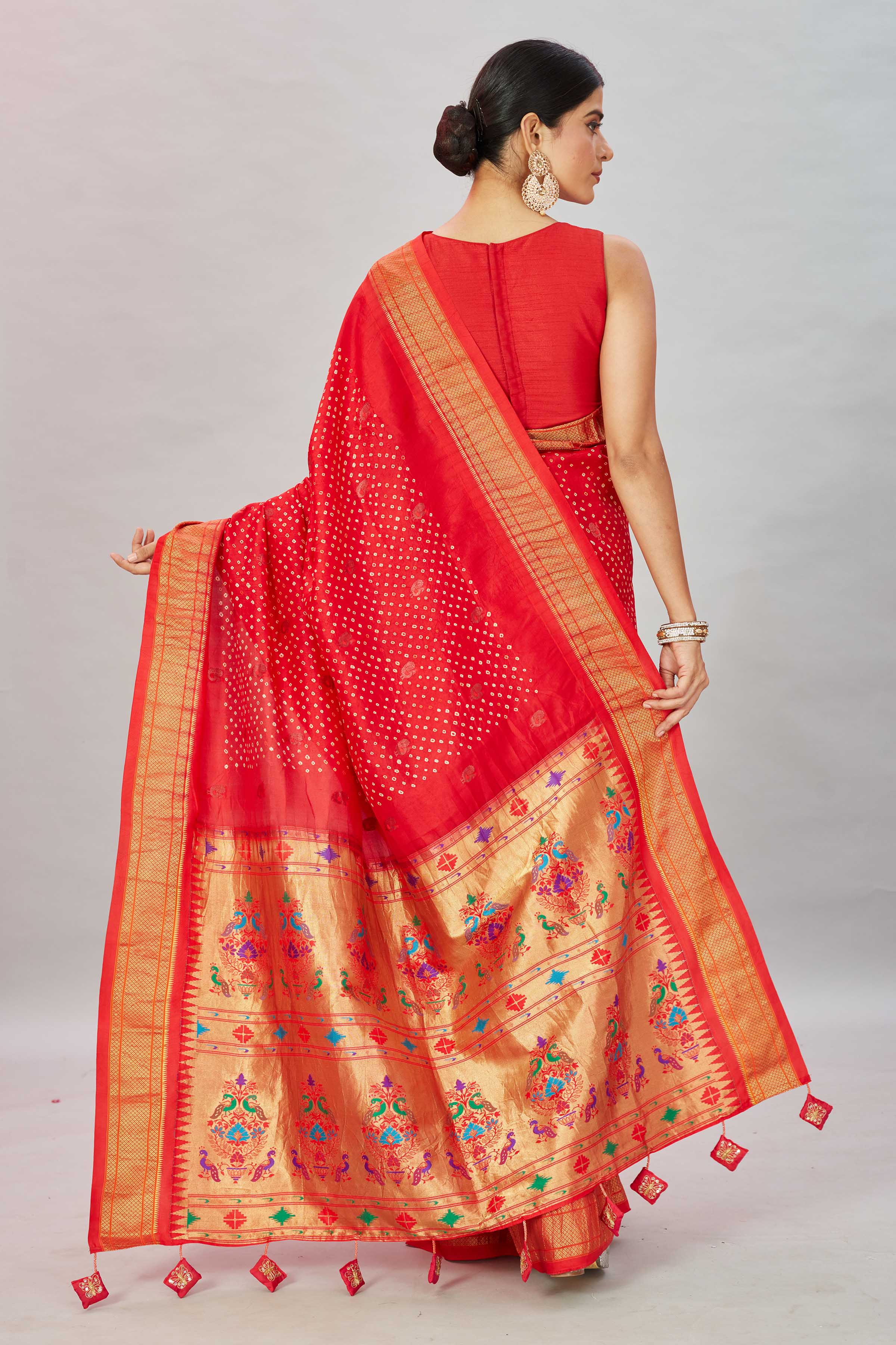 Shop red bandhej Kanjivaram silk sari online in USA with Paithani pallu. Look your best on festive occasions in latest designer sarees, pure silk sarees, Kanjivaram silk saris, handwoven saris, tussar silk sarees, embroidered saris from Pure Elegance Indian clothing store in USA.-back