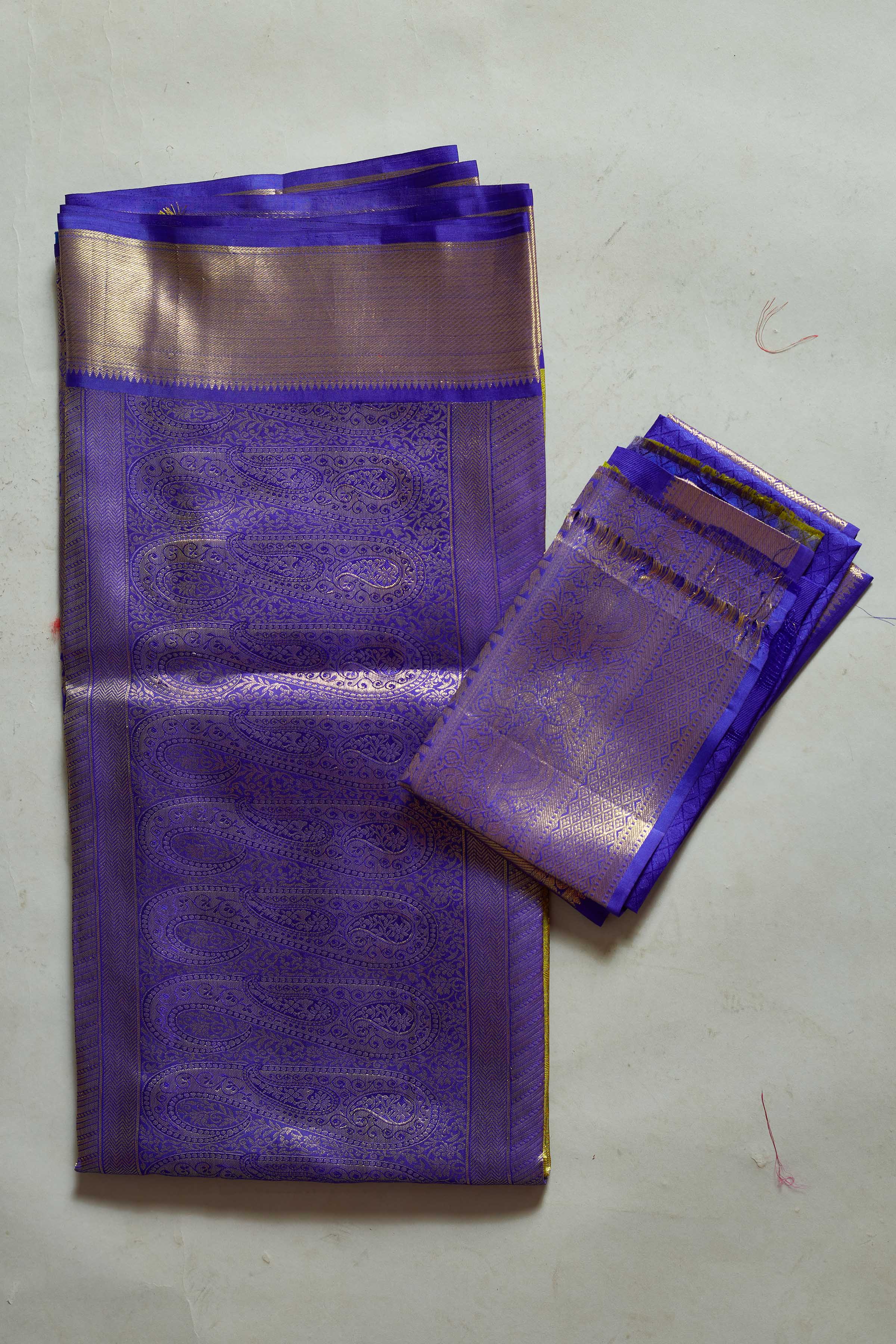 Shop pista  green Kanjivaram silk sari online in USA with purple border. Look your best on festive occasions in latest designer sarees, pure silk sarees, Kanjivaram silk saris, handwoven saris, tussar silk sarees, embroidered saris from Pure Elegance Indian clothing store in USA.-blouse