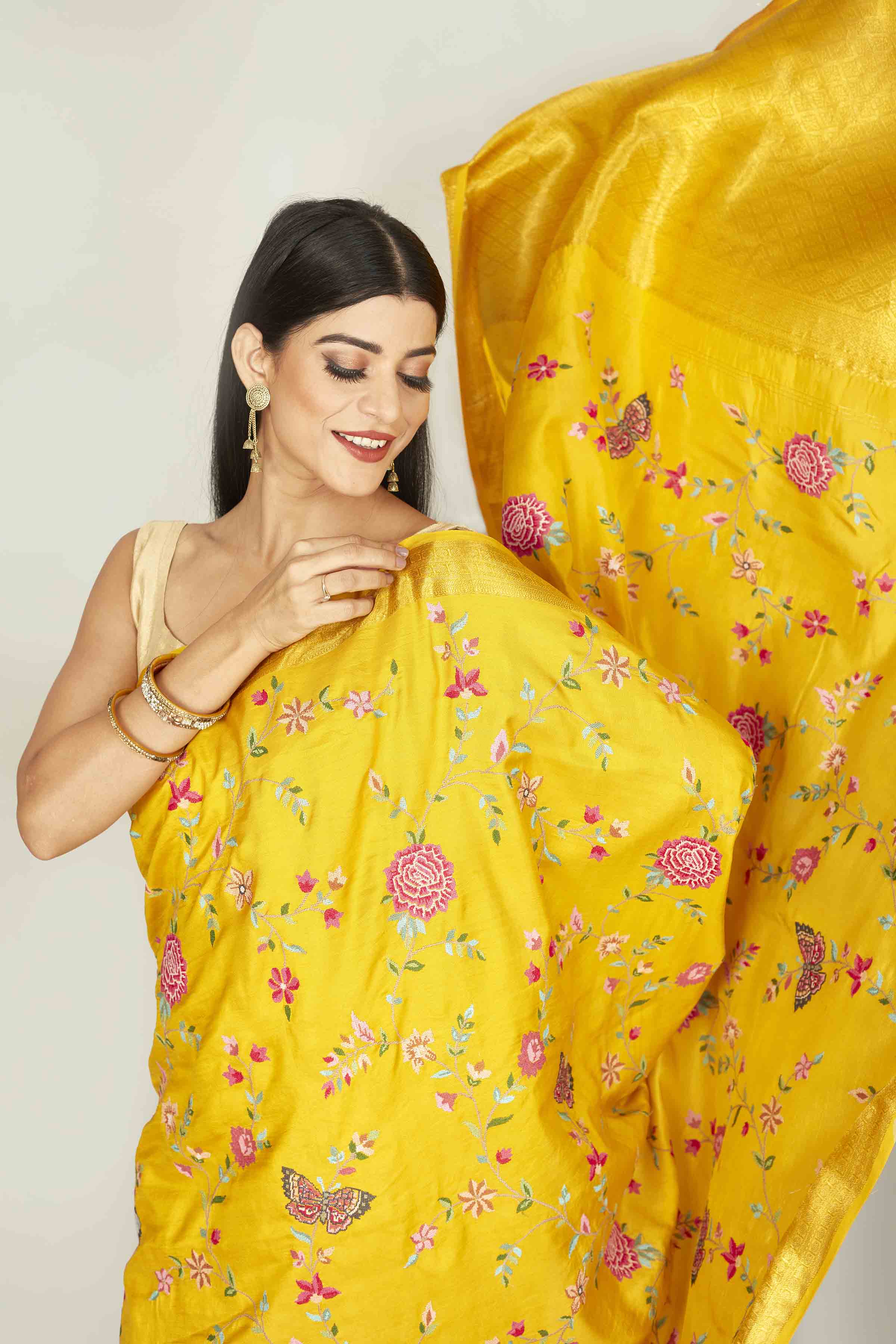 Shop stunning grey floral print Kota silk sari online in USA. Look your best on festive occasions in latest designer saris, pure silk saris, tissue silk sarees, handwoven saris, tussar silk sarees, linen sarees,  summer sarees from Pure Elegance Indian clothing store in USA.-closeup