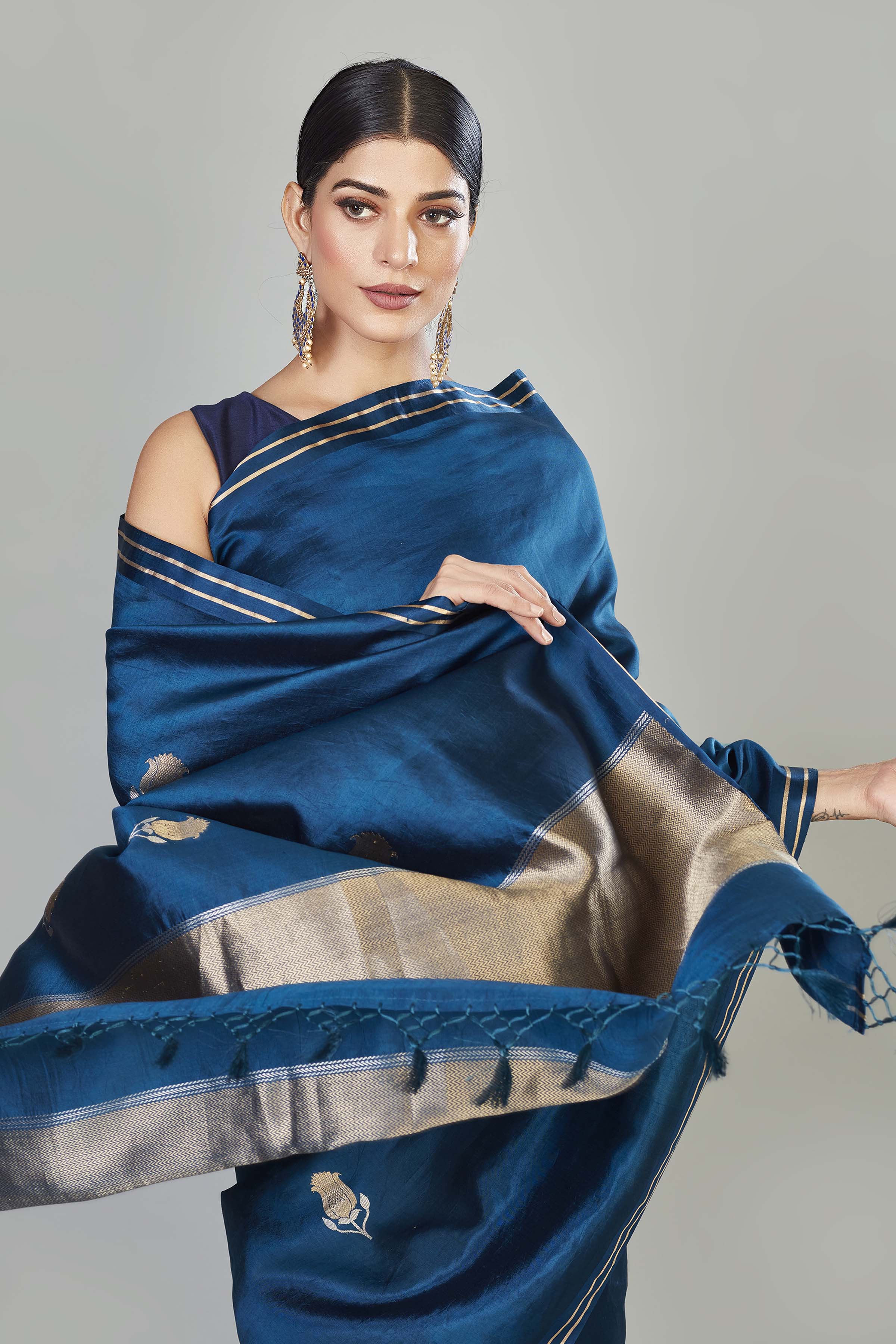 Shop blue tussar Banarasi sari online in USA with zari buta. Look your best on special occasions in Banarasi sarees, pure silk saris, handwoven sarees.-closeup