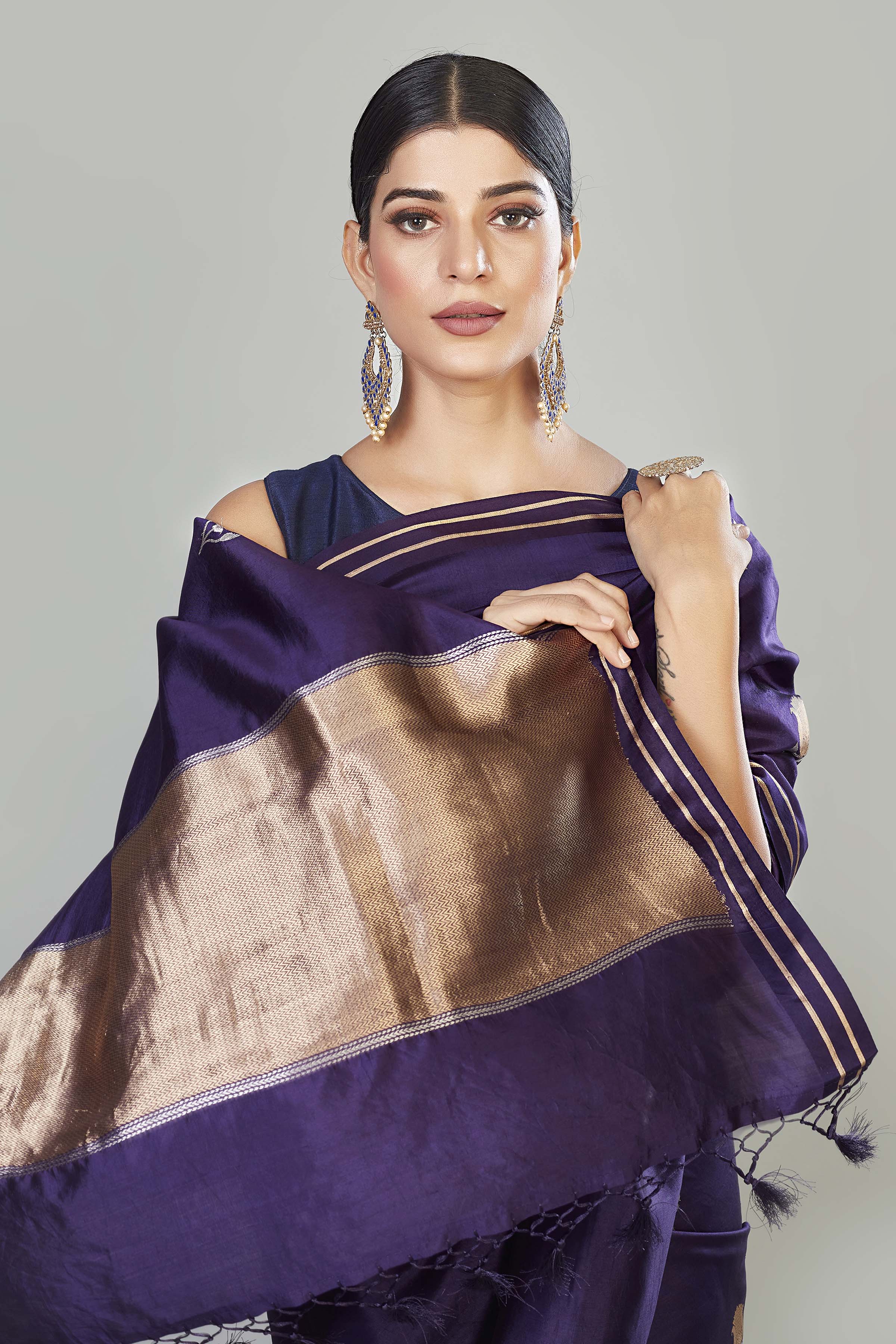 Buy purple Katan silk Banarasi sari online in USA with floral zari buta. Look your best on special occasions in Banarasi sarees, pure silk saris, handwoven sarees.-closeup