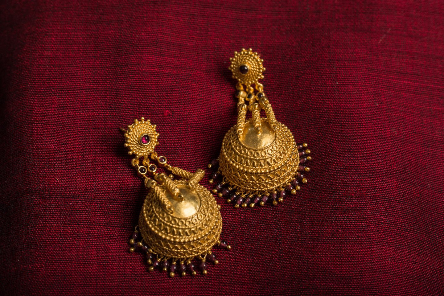 20a437-silver-gold-plated-amrapali-earrings-garnet-jhumka