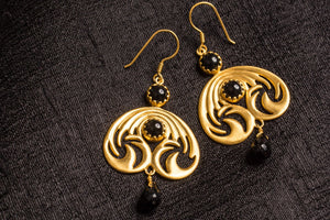 20a440-silver-gold-plated-amrapali-earrings-black-onyx-drop