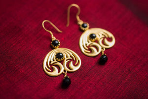 20a440-silver-gold-plated-amrapali-earrings-black-onyx-drop-alternate-view