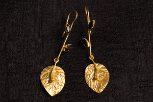 20a449-silver-gold-plated-amrapali-earrings-hairpin-leaf-black-onyx-drop