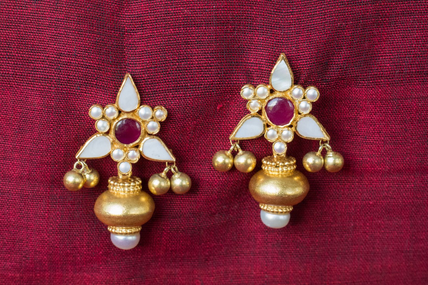 20a456-silver-gold-plated-amrapali-earrings-floral-top-pearl-glass