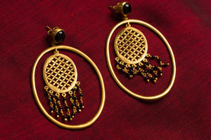 20a467-silver-gold-plated-amrapali-earrings-oval-cut-work-black-onyx-alternate-view