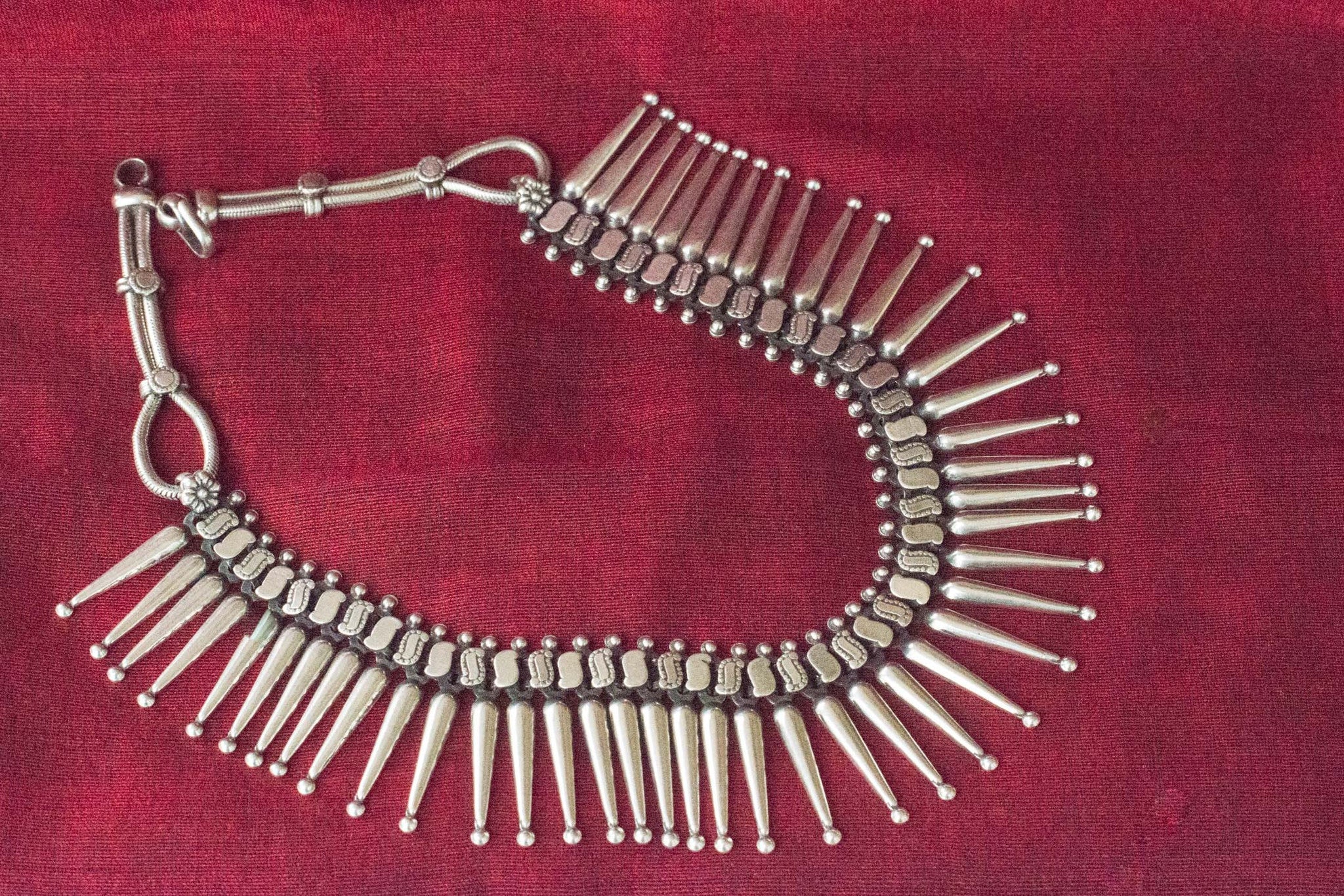 20a499-silver-amrapali-necklace-elongated-beads-embossed-