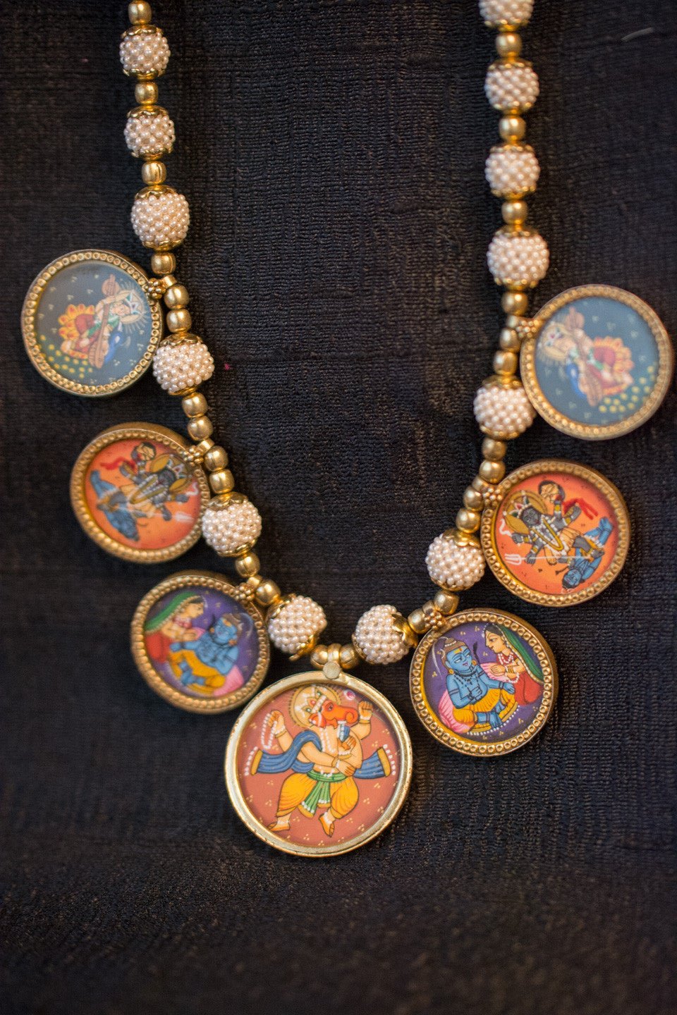 20a512-silver-gold-plated-amrapali-necklace-hand-painted-hindu-deities-pearl-alternate-view
