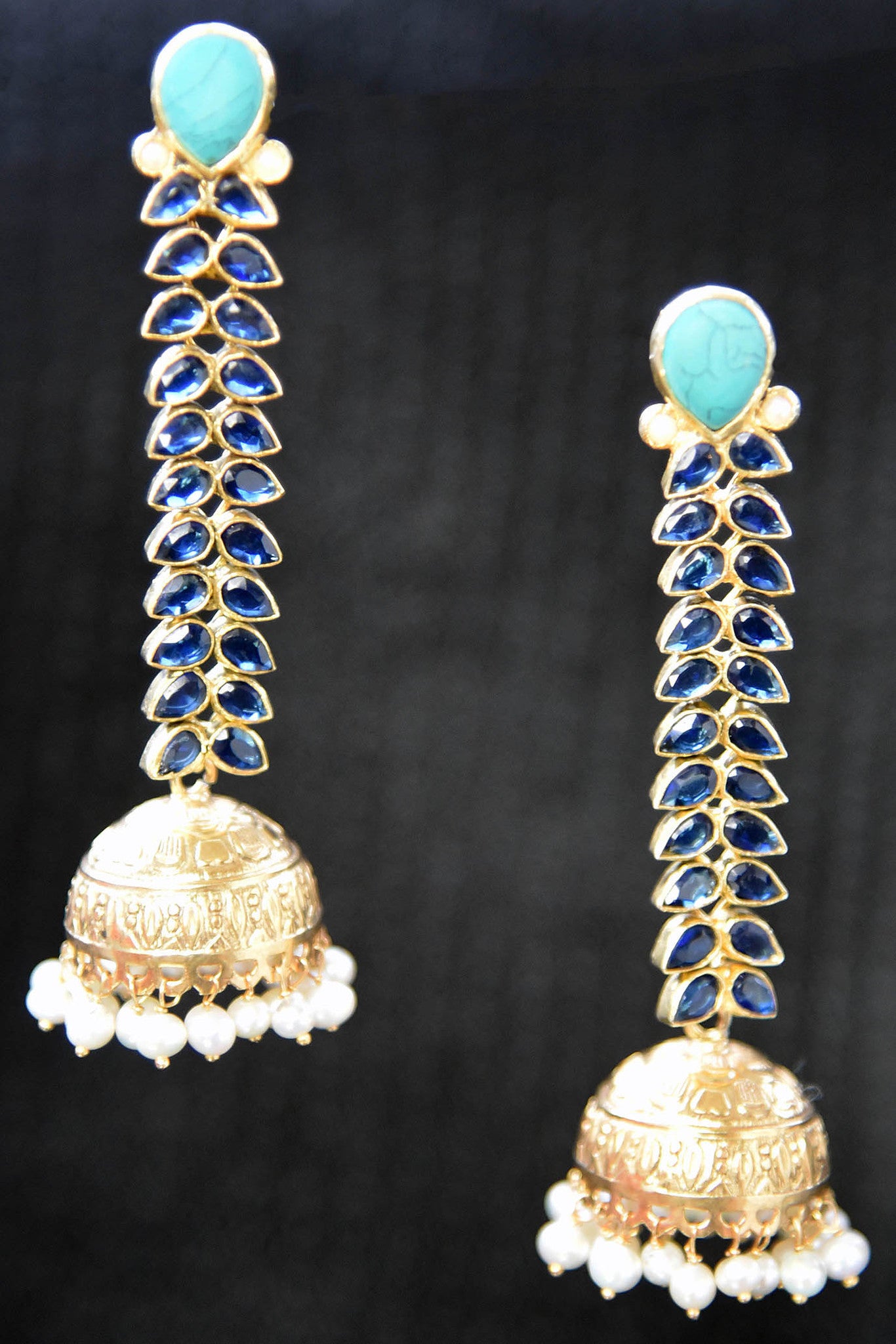 20A796 Turquoise Dangling Earrings 