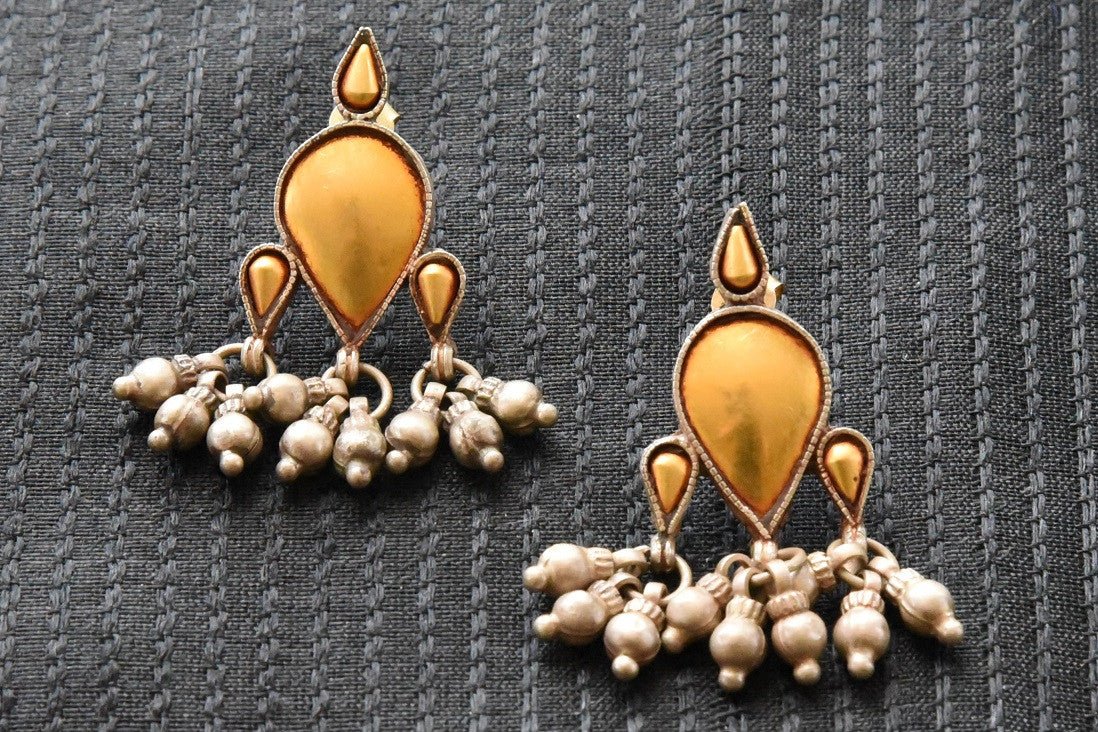 20A827 Drop Shaped Silver Gold Plated Earrings With Pearls