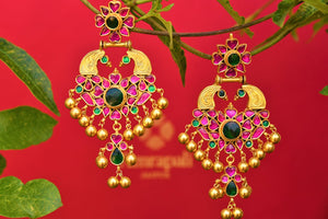 Buy silver gold plated Amrapali glass earrings online from Pure Elegance. Our Indian fashion store in USA brings exquisite range of silver gold plated jewelry in USA.-closeup