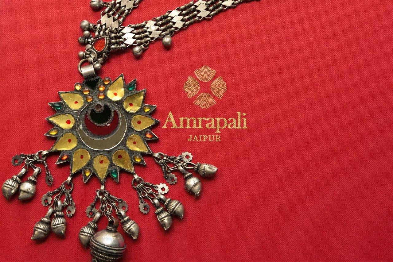 Buy silver gold plated Amrapali glass necklace online in USA with floral design. Pure Elegance store brings exquisite collection of silver Indian jewelry online for women in USA.-closeup