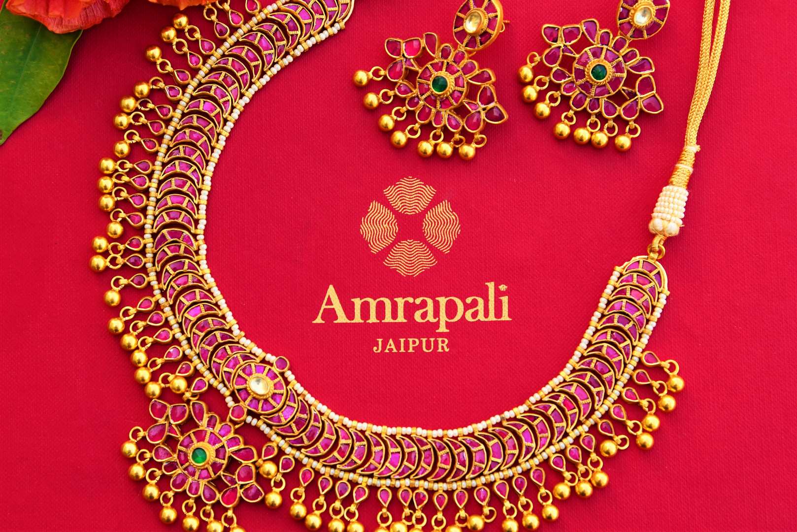 Buy silver gold plated Amrapali necklace earring set online in USA at Pure Elegance. Our fashion store brings exquisite collection of Indian wedding jewelry in USA.-full view