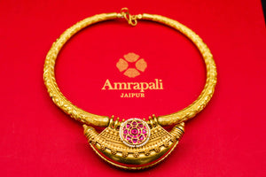 Buy Amrapali silver gold plated glass and pearl taveez hasli necklace online in USA. Raise your ethnic style quotient on special occasions with exquisite Indian jewelry from Pure Elegance Indian clothing store in USA. Enhance your Indian look with silver gold plated jewelry, necklaces, fashion jewelry available online.-flatlay