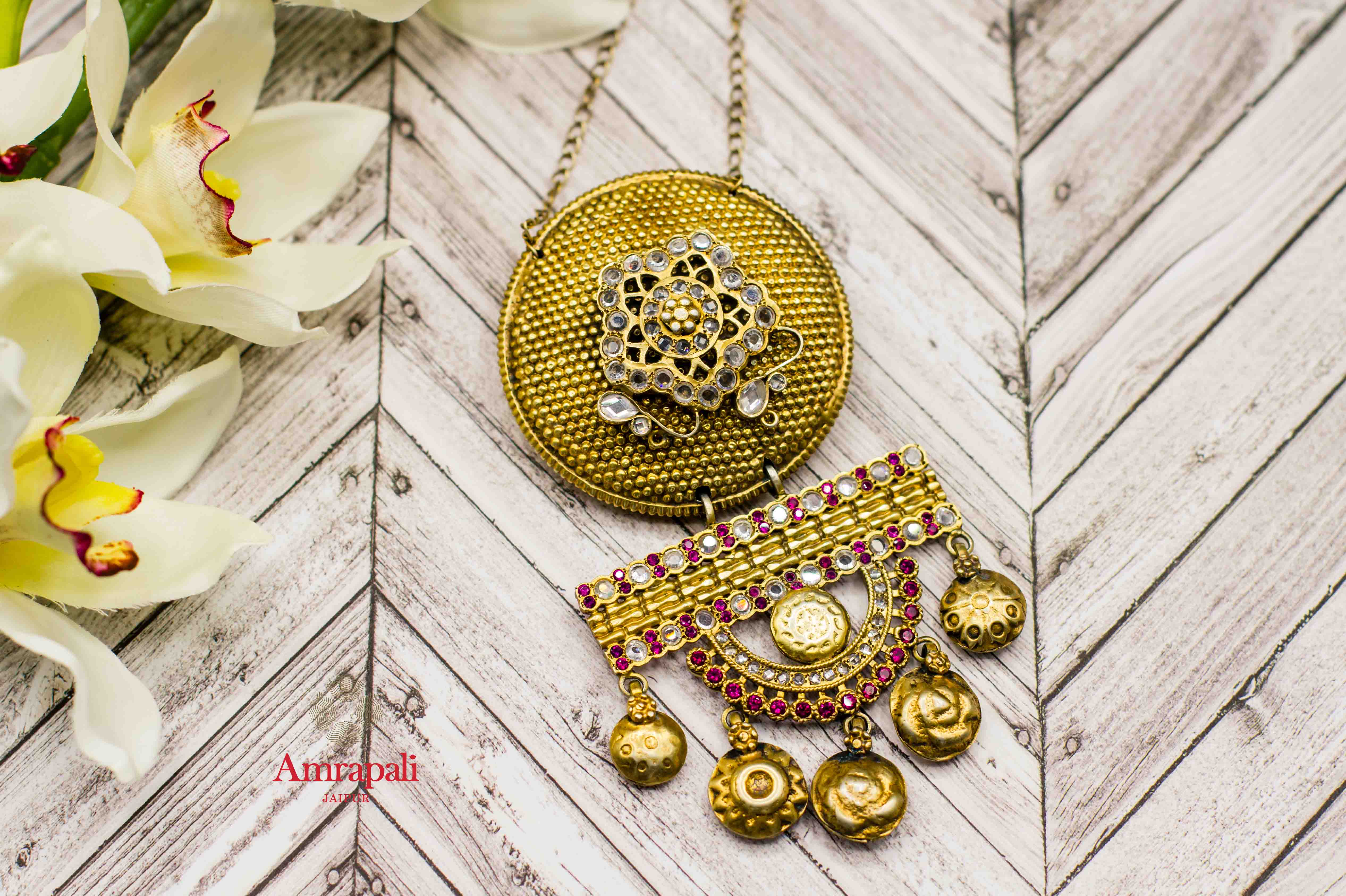Buy Amrapali silver gold plated heavy pendant necklace online in USA. Complete your ethnic look with traditional Indian jewelry from Pure Elegance Indian fashion store in USA. Shop silver jewelry, wedding jewelry for Indian brides in USA from our online store.-flatlay