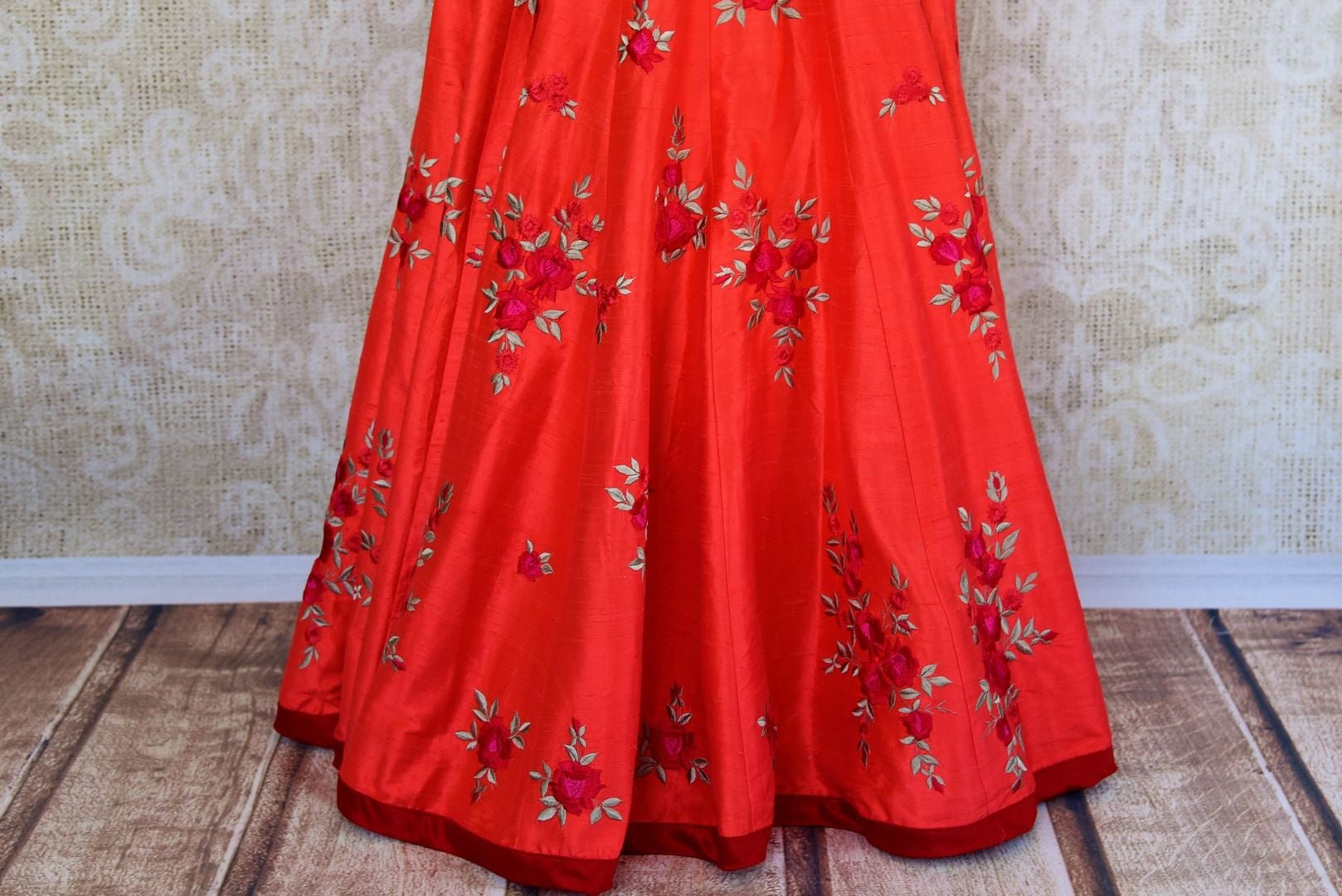 Buy green raw silk embroidered kurta with red chanderi skirt online in USA  from Pure Elegance. Our store brings you designer Indian outfits for every occasion.-skirt