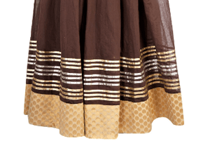 Buy brown chanderi lehenga with off-white embroidered crop top online in USA. Stand amongst the crowd with an exclusive range of Indian dresses, designer lehengas from Pure Elegance Indian fashion store in USA or shop online.-details