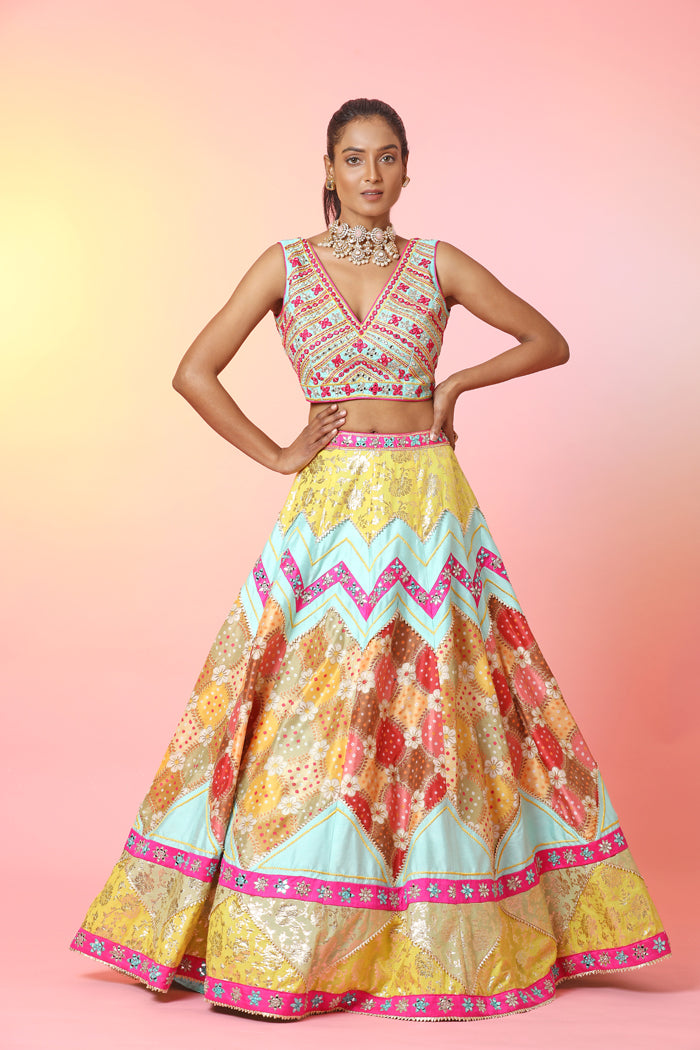 mirror work designer dresses Mirror Work Mehndi Dress Outstanding Mirror Work Designs With Embroidery For A Unique Looks