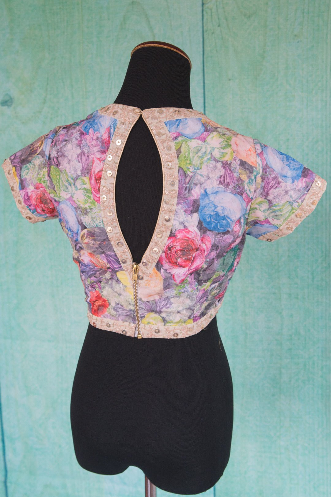 401127-blouse-short-sleeve-multi-color-floral-cutout-back-alternate-view-2