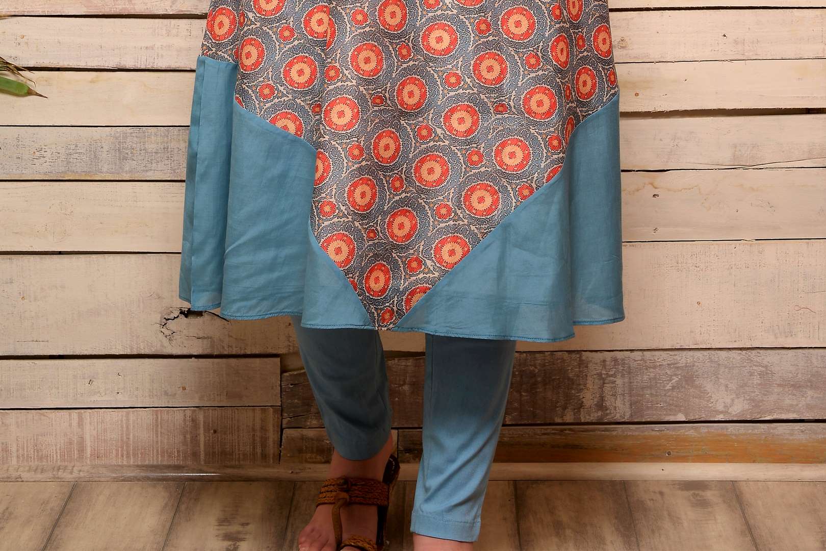 Shop grey color printed cowl neck cotton silk kurta with slim pants online in USA. Pick your favorite Indian designer suits and dresses from Pure Elegance clothing store in USA. Make your ethnic collection complete with a range of Indian sarees, Anarkali suits, designer lehengas also available on our online store. -pants